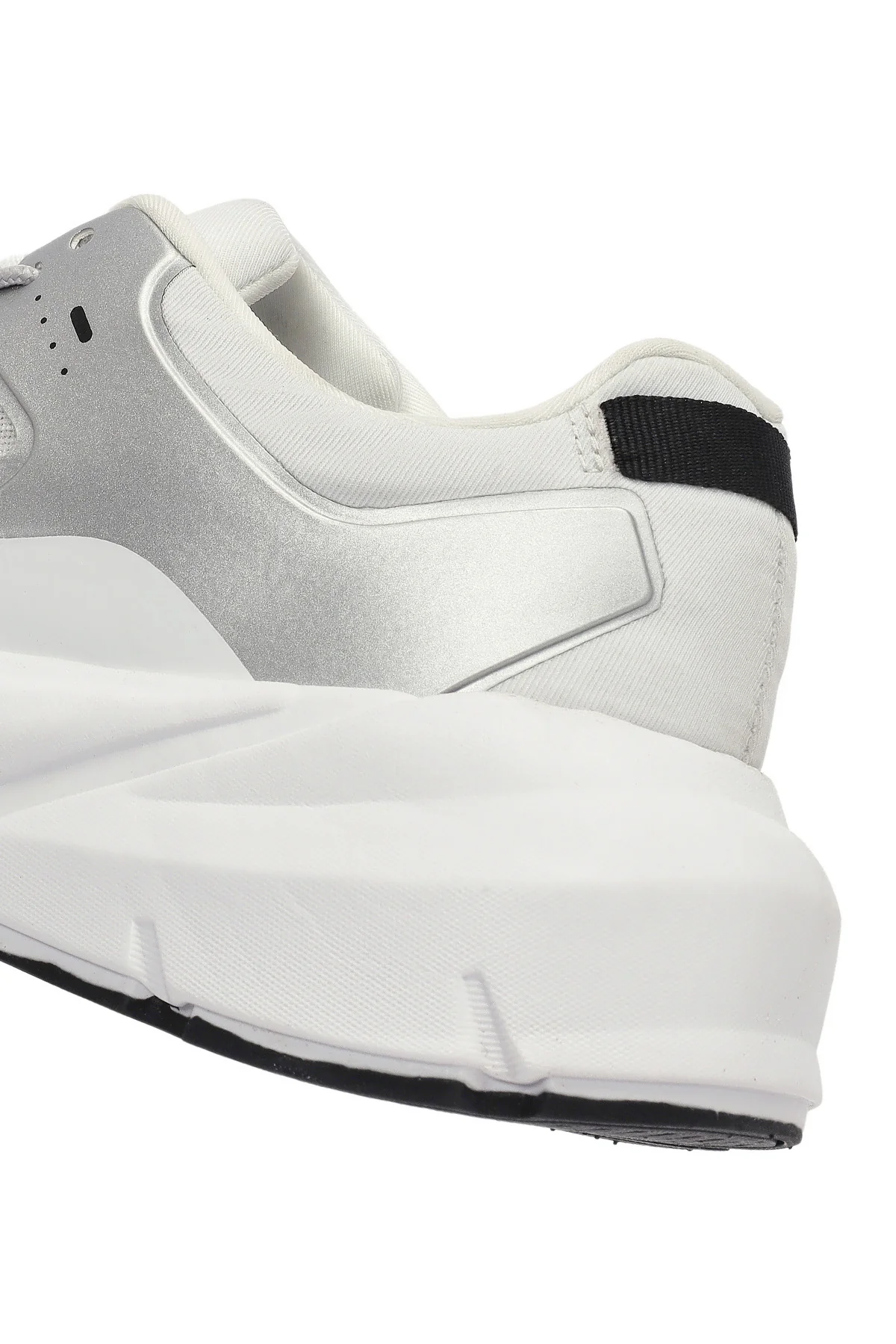 ACBC x DERİMOD Kadın Beyaz Bağcıklı Kalın Tabanlı Sneaker - Image 11