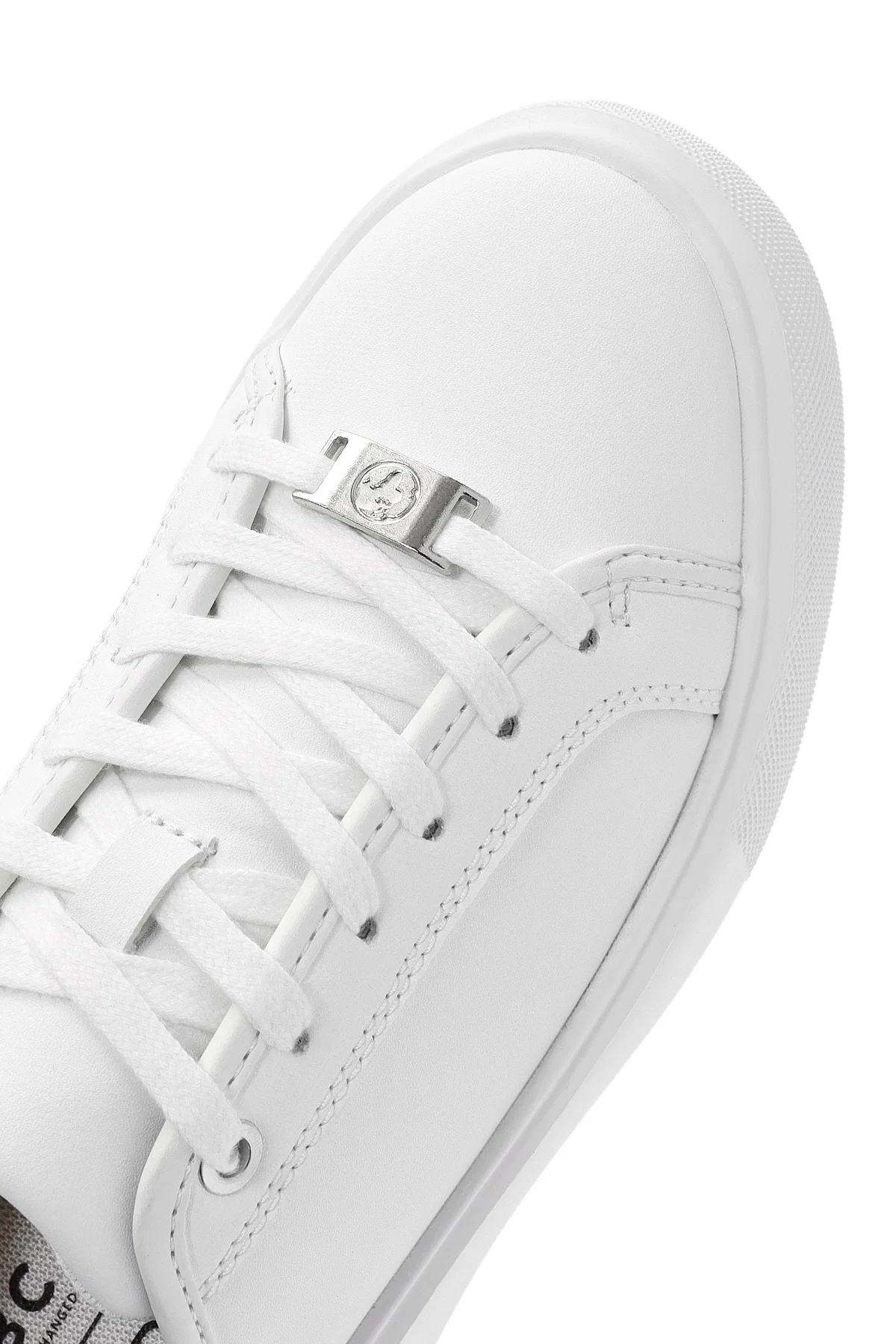 ACBC x Derimod Kadın Beyaz Bağcıklı Leopar Detaylı Sneaker - Image 12