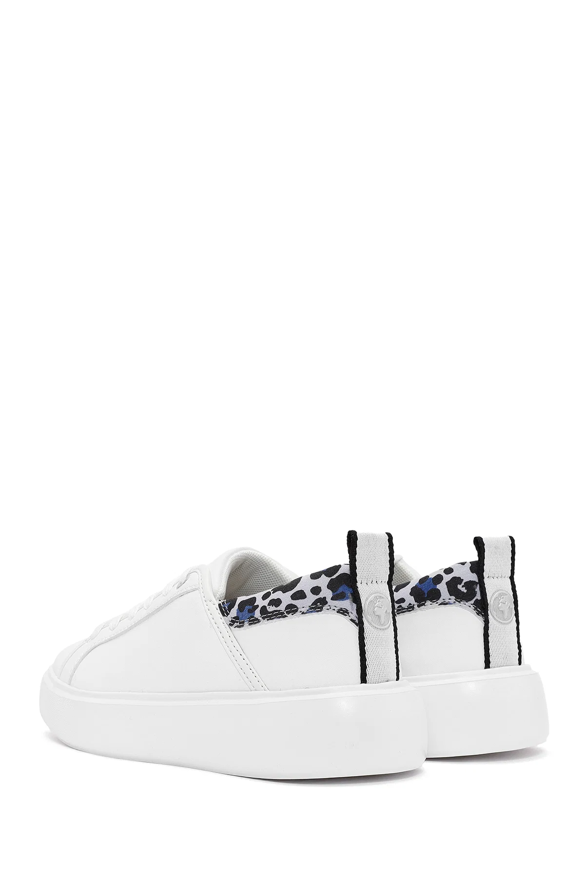 ACBC x Derimod Kadın Beyaz Bağcıklı Leopar Detaylı Sneaker - Image 5