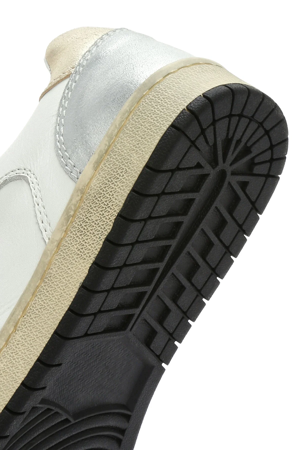 ACBC x DERİMOD Kadın Gümüş Bağcıklı Simli Deri Sneaker - Image 9
