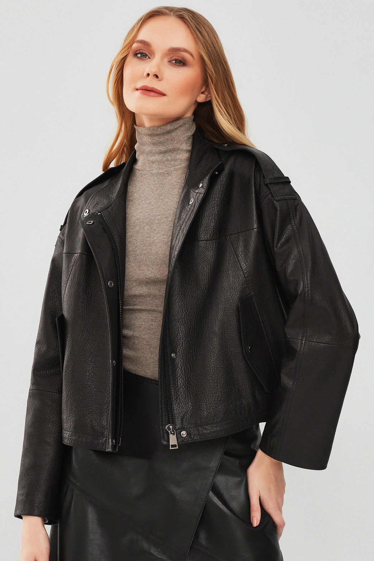 Cassy Kadın Siyah Oversize Deri Ceket - Image 4