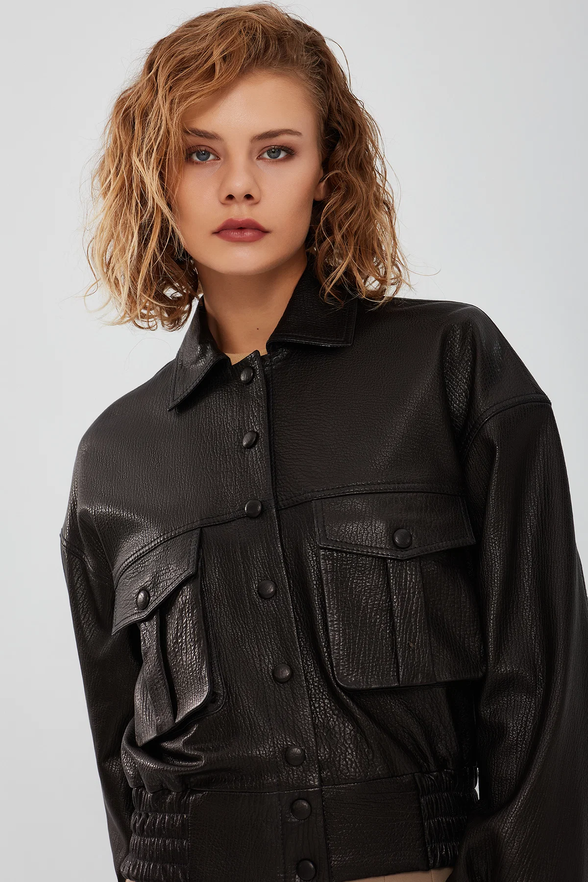 Chloe Kadın Siyah Oversize Deri Ceket - Image 5