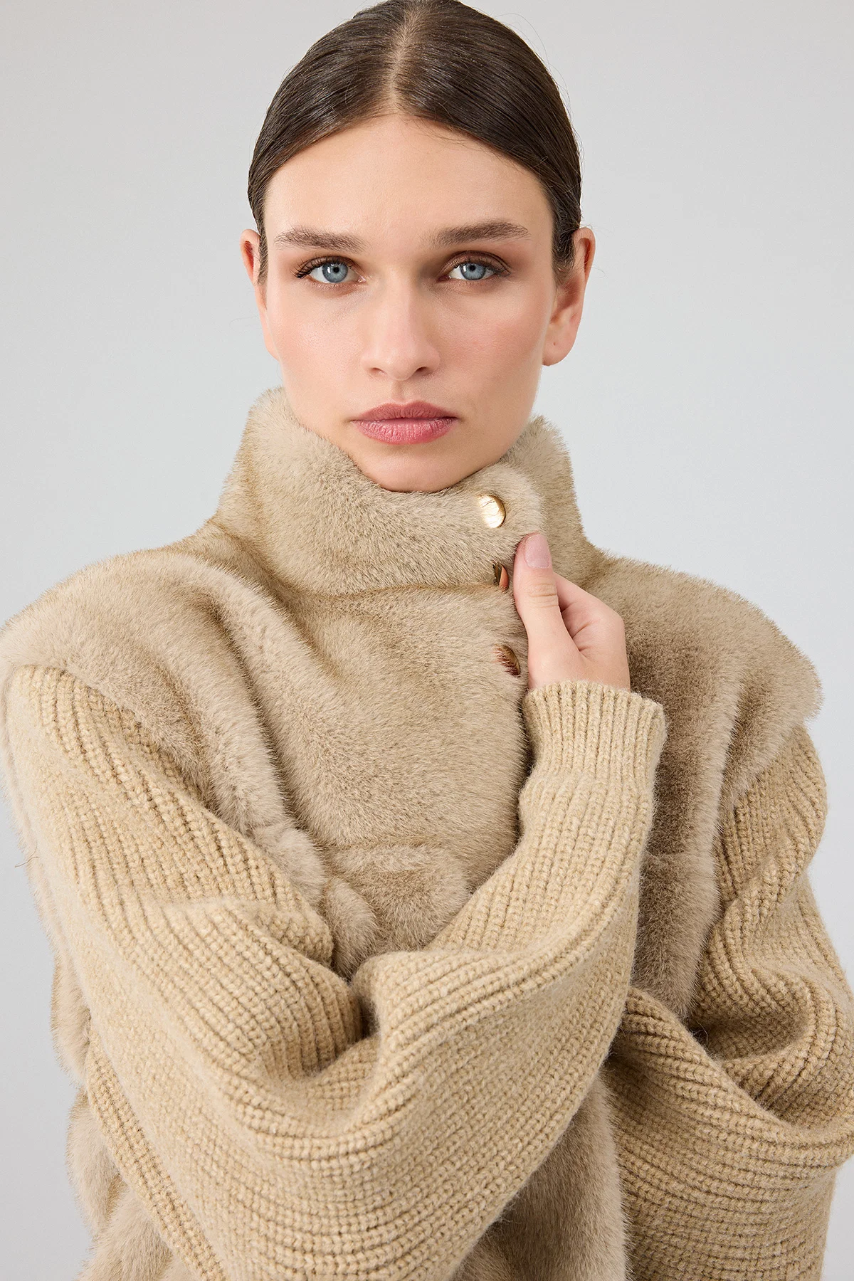 Cortina Kadın Bej Kısa Teddy Mont - Image 7