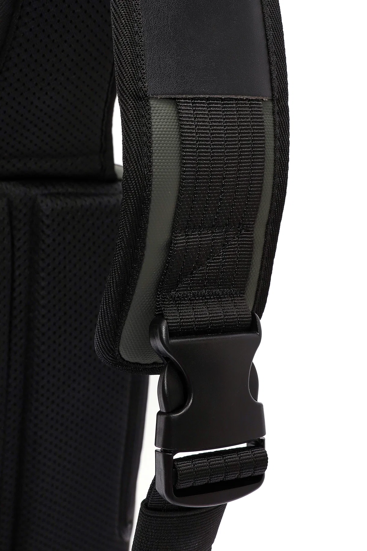 D-Pack Erkek Yeşil Uzun Askılı Omuz Çantası - Image 4