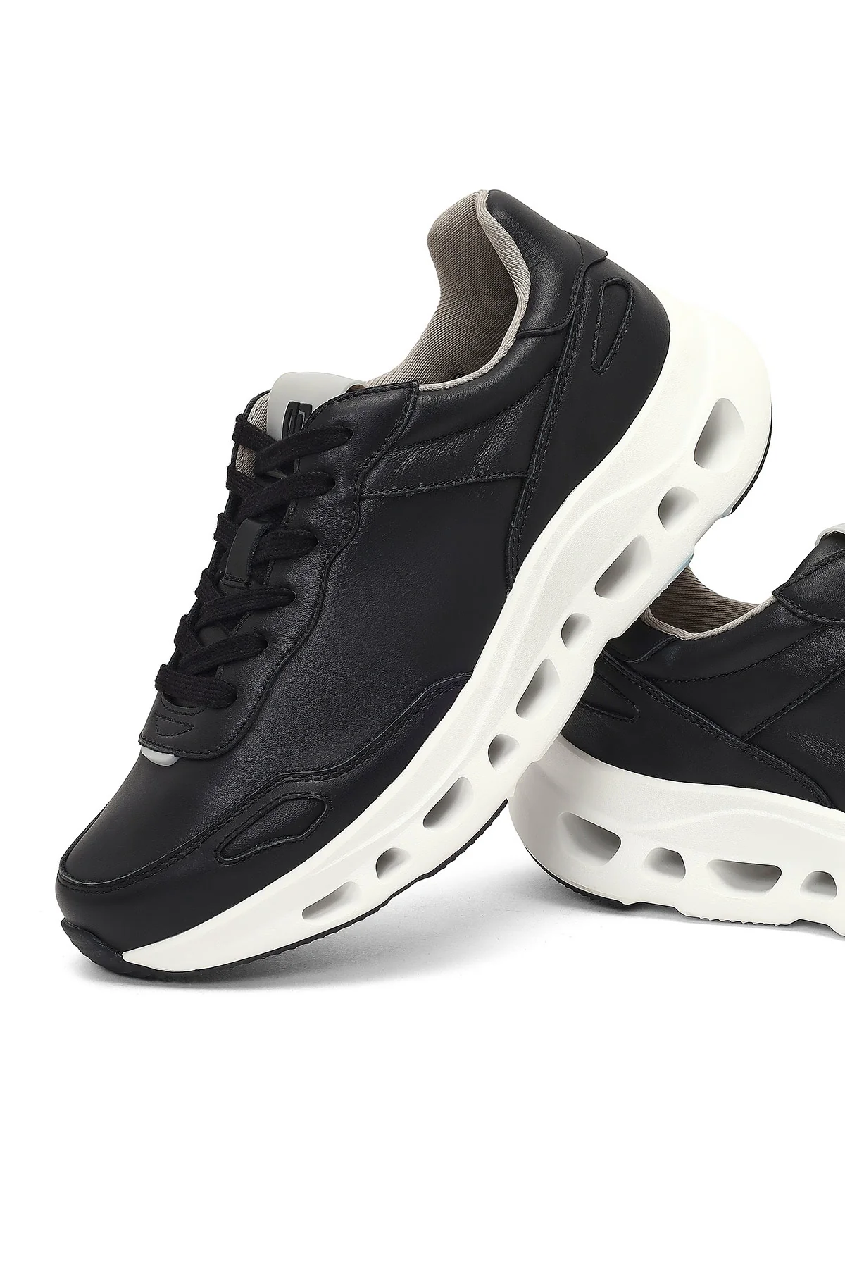 Derimod Studio Erkek Siyah Bağcıklı Kalın Tabanlı Sneaker - Image 11