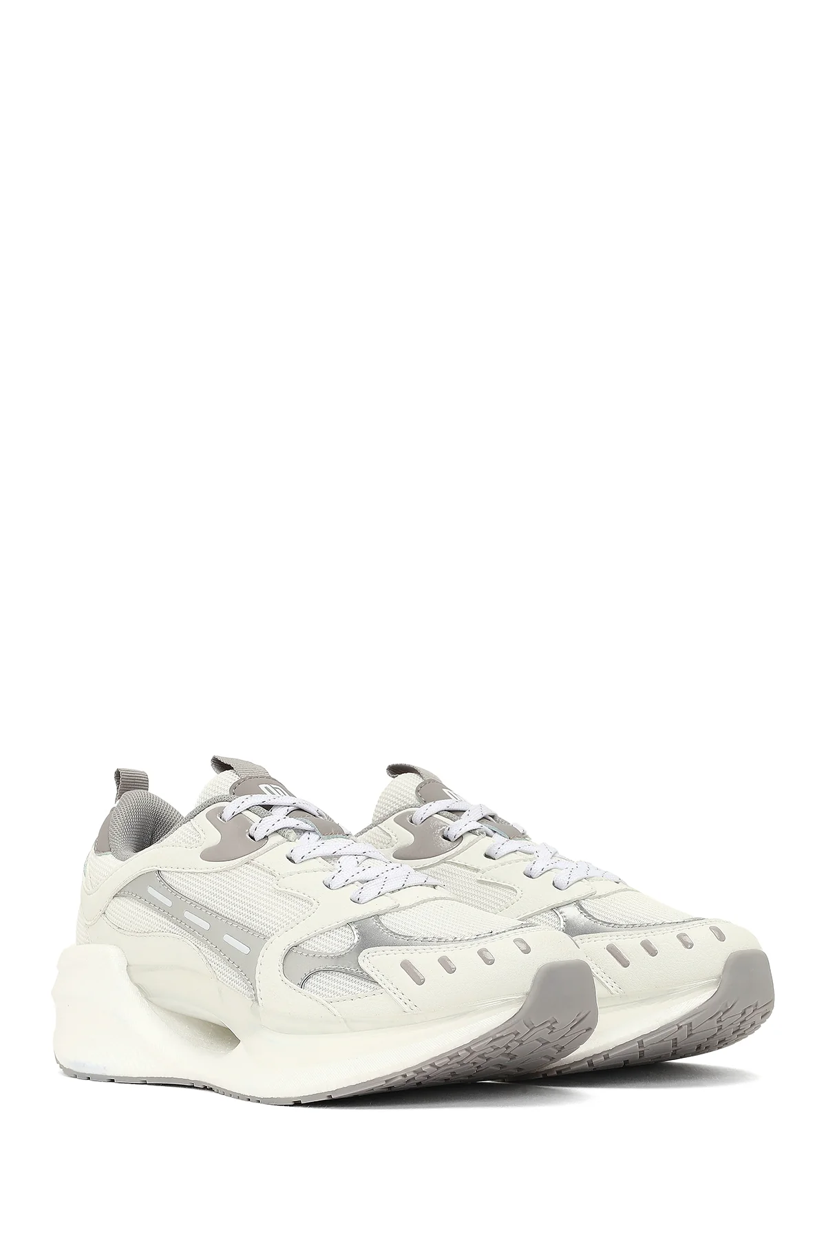 Derimod Studio Kadın Gümüş Bağcıklı Kalın Tabanlı Sneaker - Image 3
