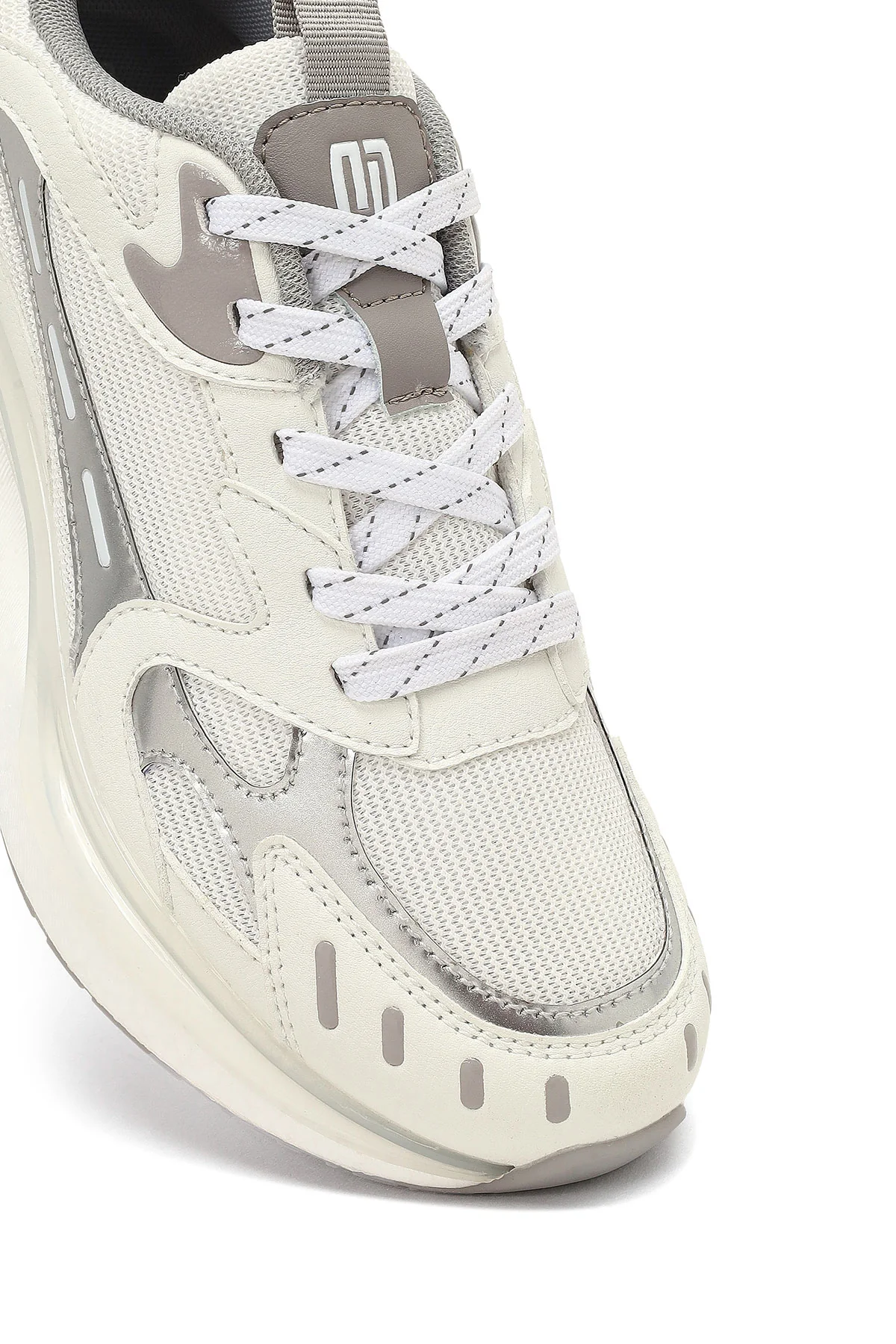 Derimod Studio Kadın Gümüş Bağcıklı Kalın Tabanlı Sneaker - Image 9