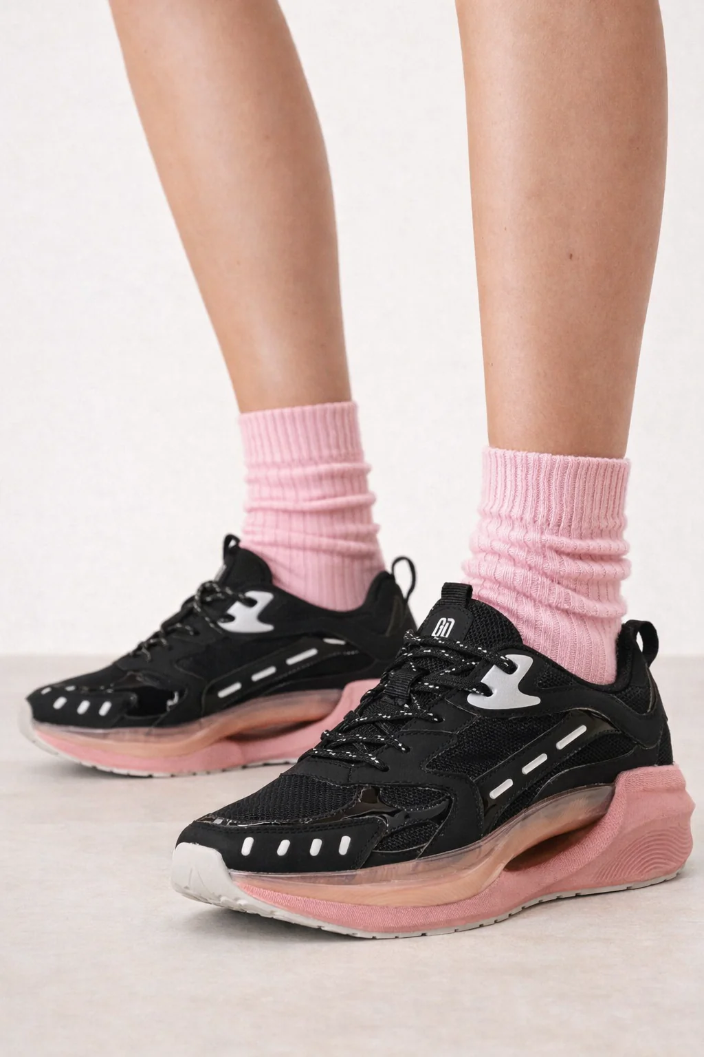 Derimod Studio Kadın Siyah Bağcıklı Kalın Tabanlı Sneaker - Image 2