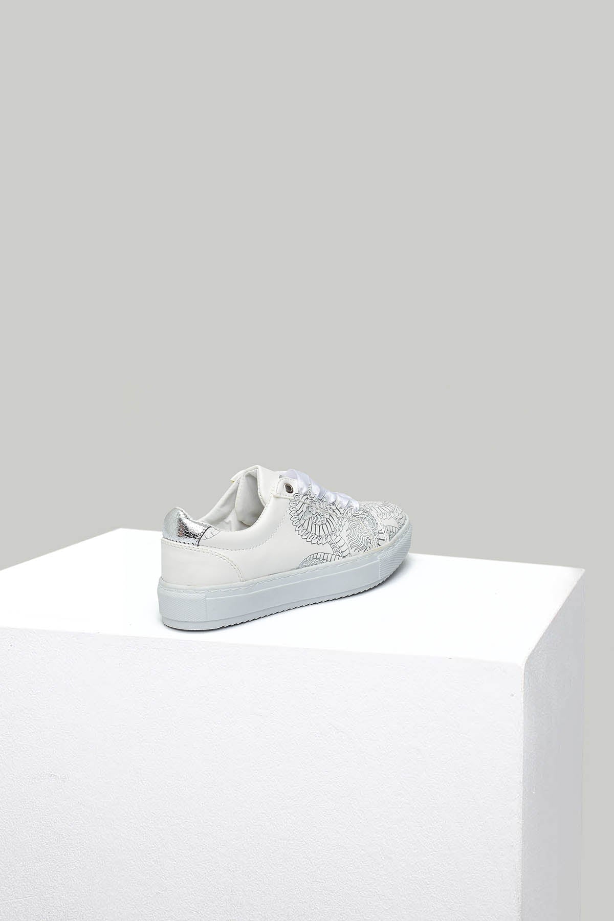 Desenli Kadın Sneaker - Image 3