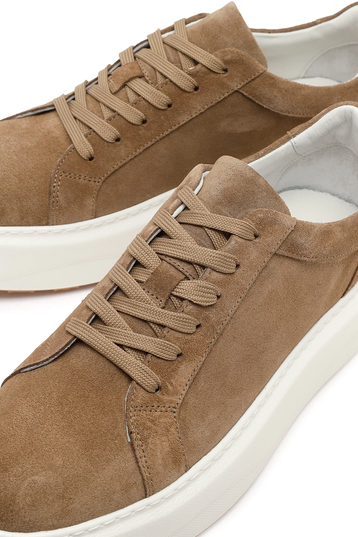 Erkek Bej Bağcıklı Kalın Tabanlı Süet Deri Sneaker - Image 10