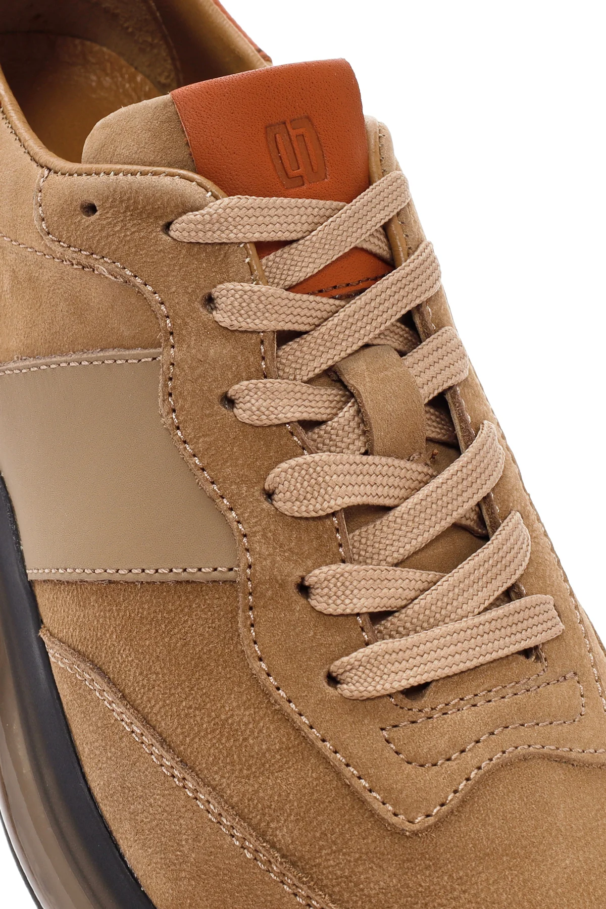 Erkek Bej Bağcıklı Nubuk Deri Casual Sneaker - Image 9