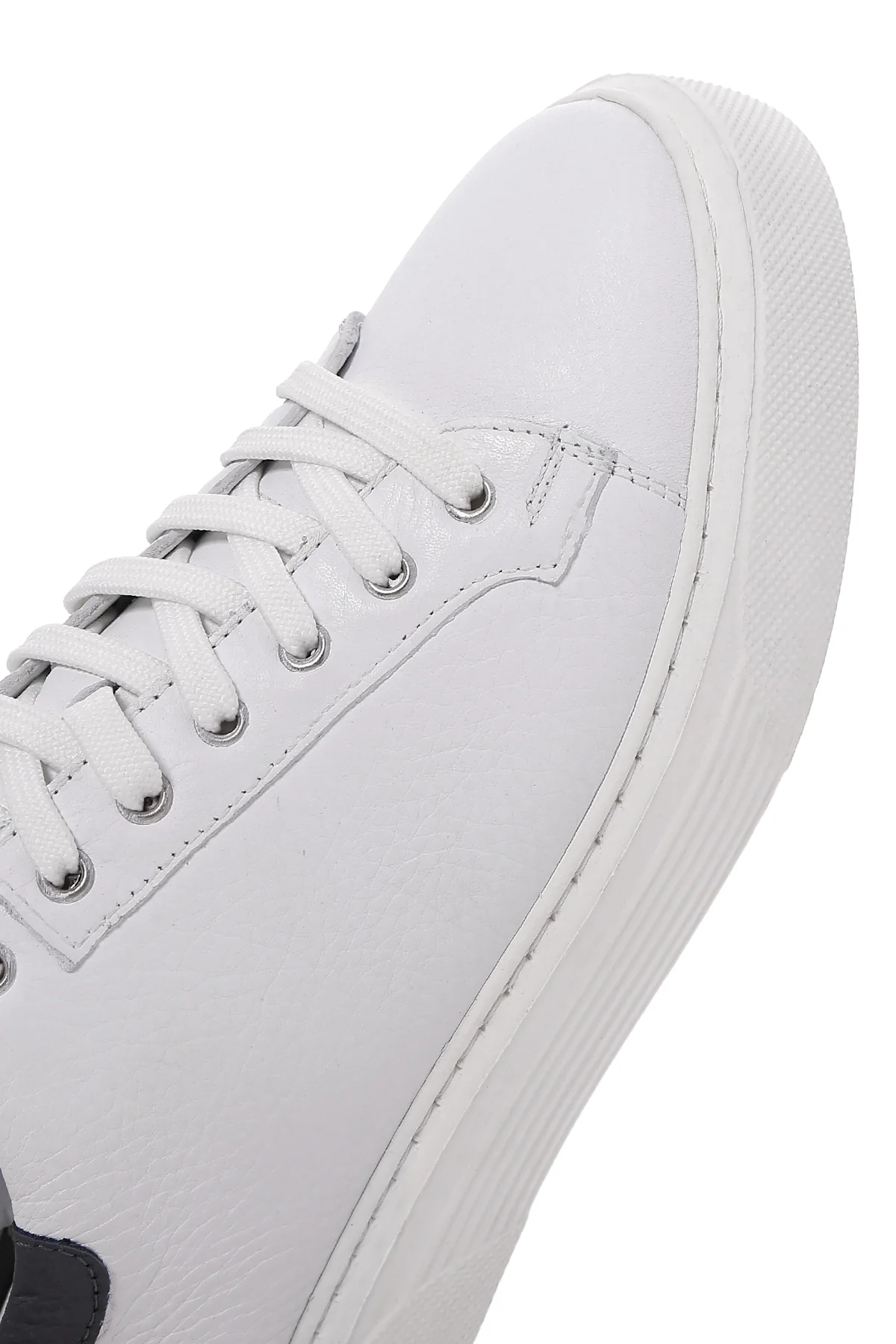 Erkek Beyaz Bağcıklı Deri Sneaker - Image 9