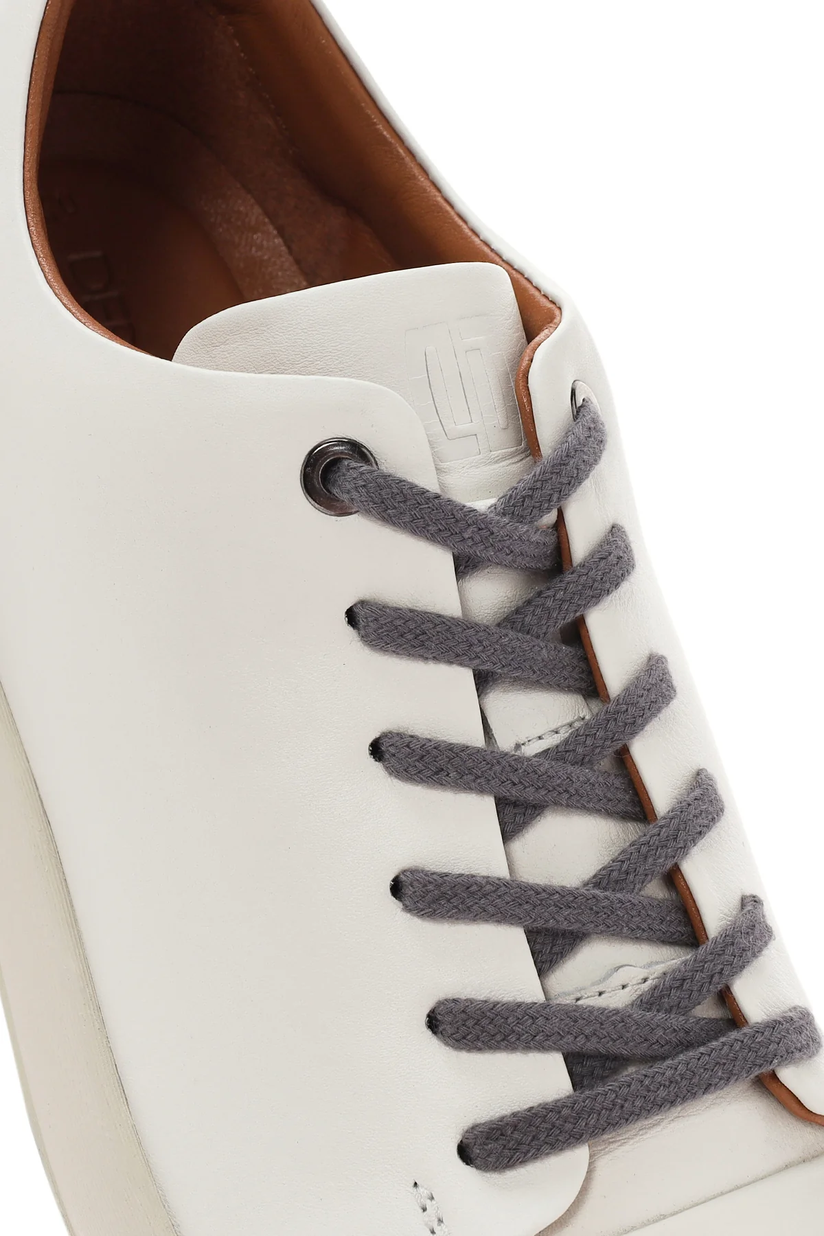 Erkek Beyaz Bağcıklı Deri Sneaker - Image 10