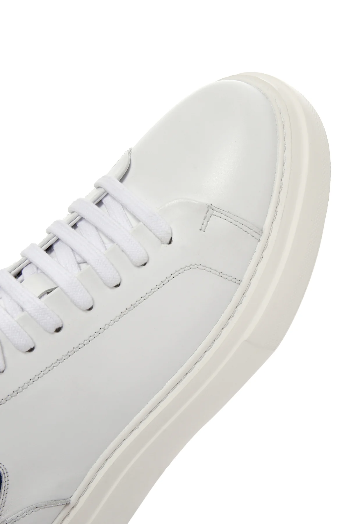 Erkek Beyaz Bağcıklı Kalın Tabanlı Deri Sneaker - Image 9