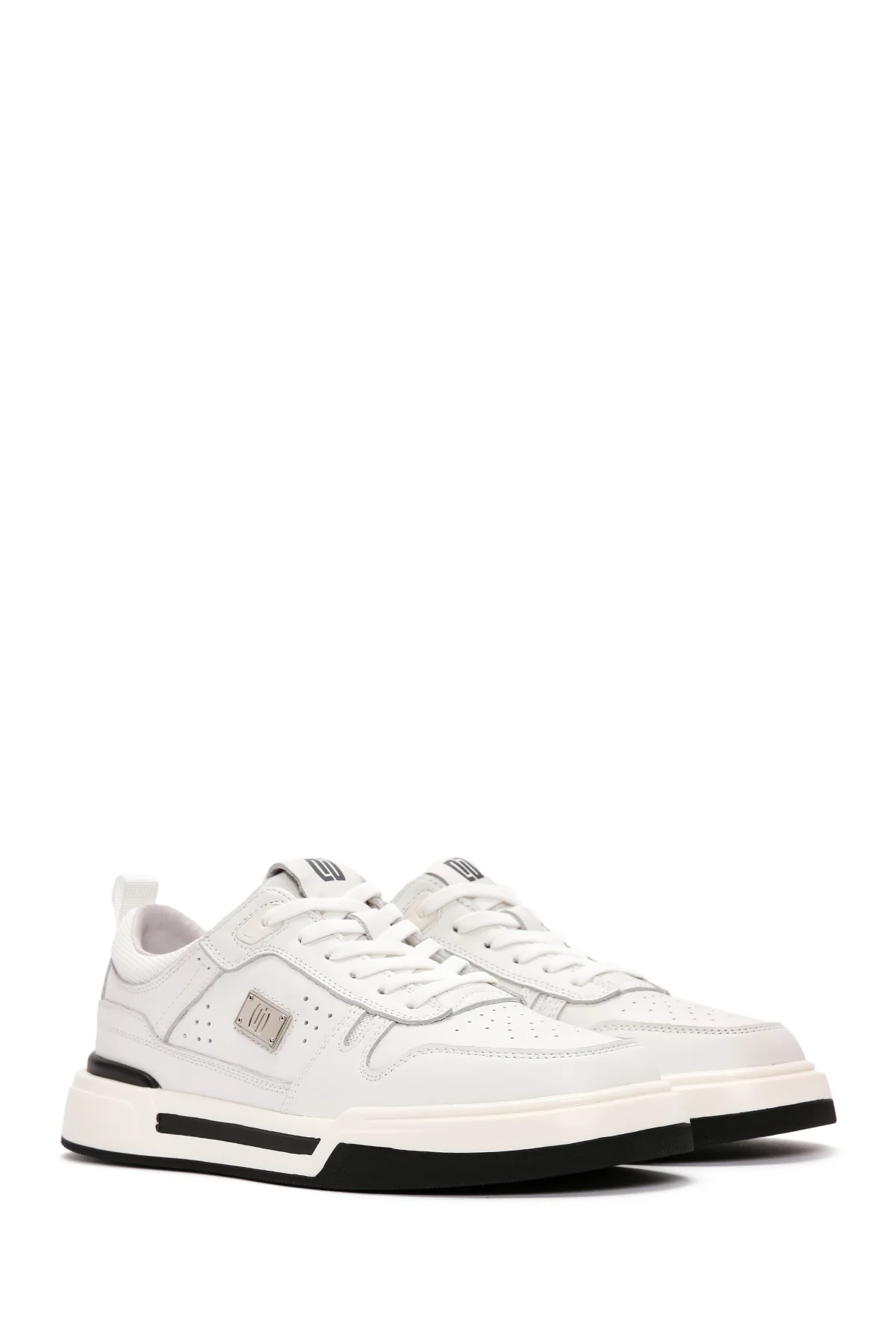 Erkek Beyaz Bağcıklı Kalın Tabanlı Deri Sneaker - Image 3