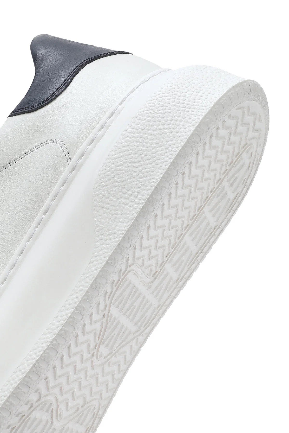 Erkek Beyaz Bağcıklı Kalın Tabanlı Deri Sneaker - Image 8