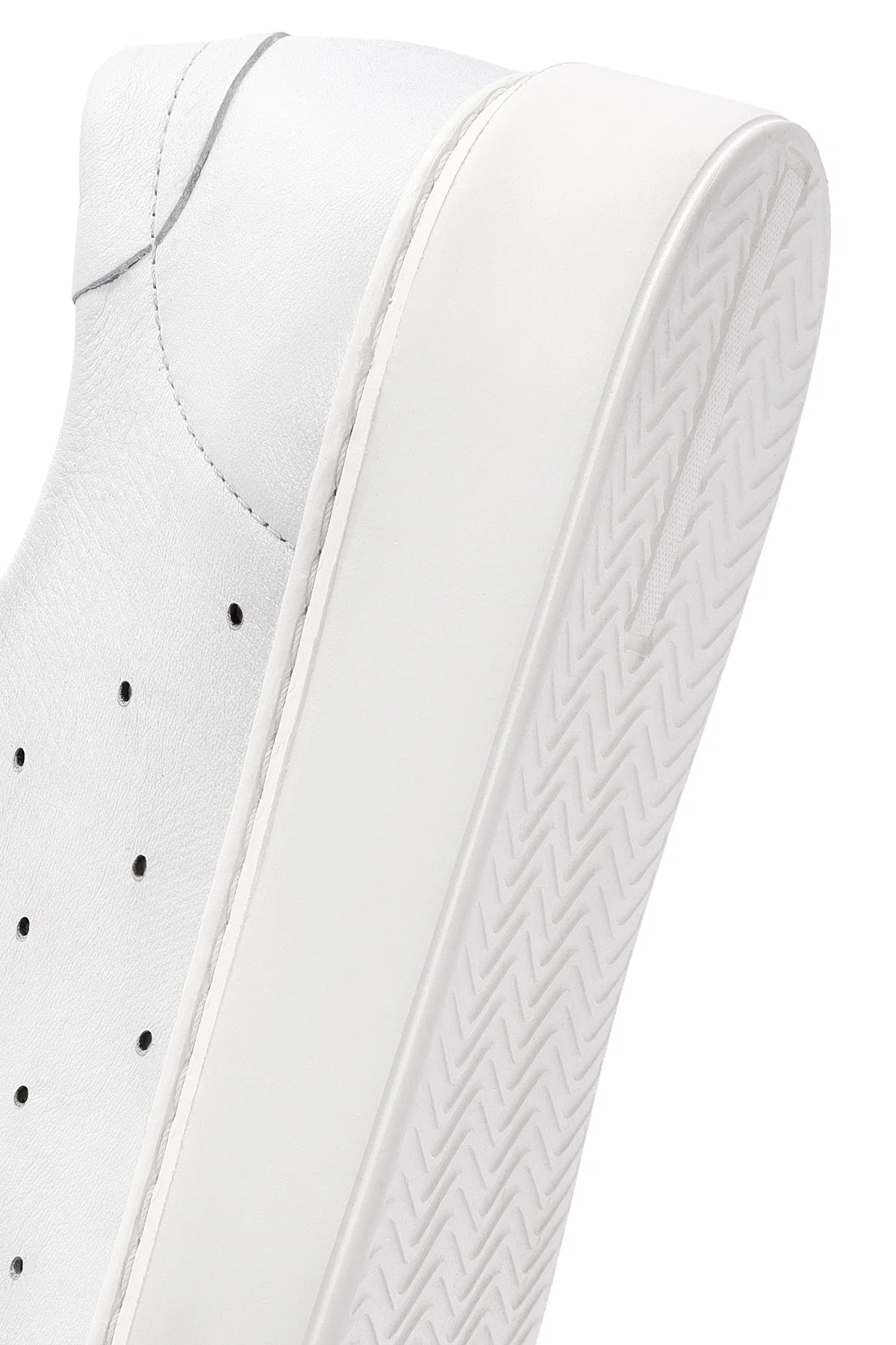 Erkek Beyaz Bağcıklı Kalın Tabanlı Deri Sneaker - Image 10