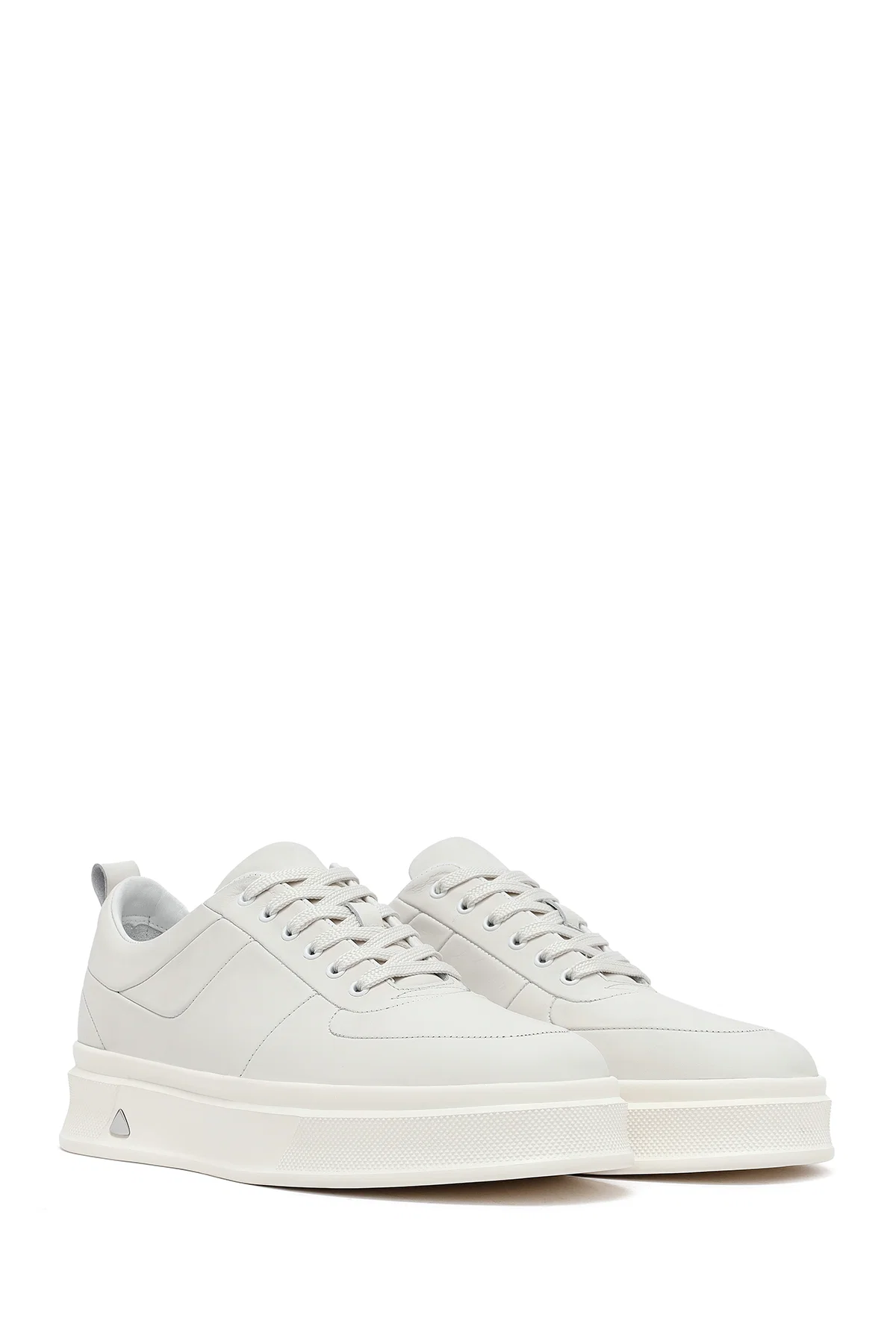 Erkek Beyaz Bağcıklı Kalın Tabanlı Deri Sneaker - Image 3