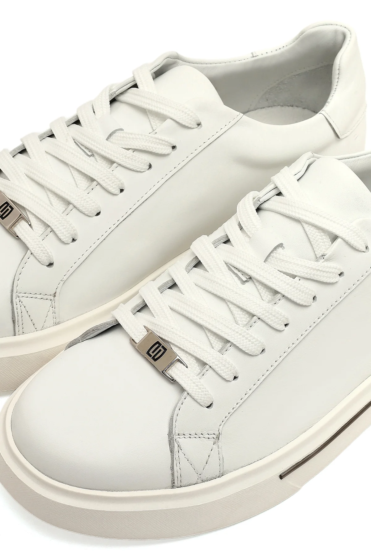 Erkek Beyaz Bağcıklı Kalın Tabanlı Deri Sneaker - Image 10