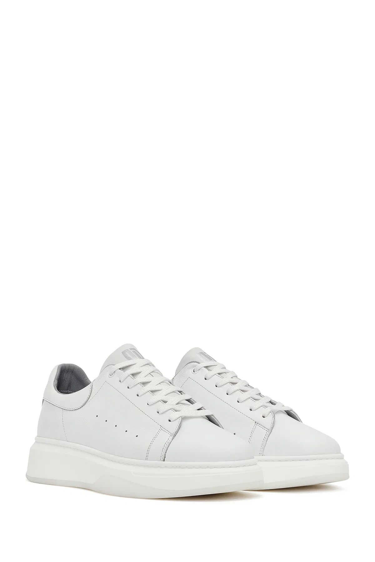 Erkek Beyaz Bağcıklı Kalın Tabanlı Deri Sneaker - Image 3