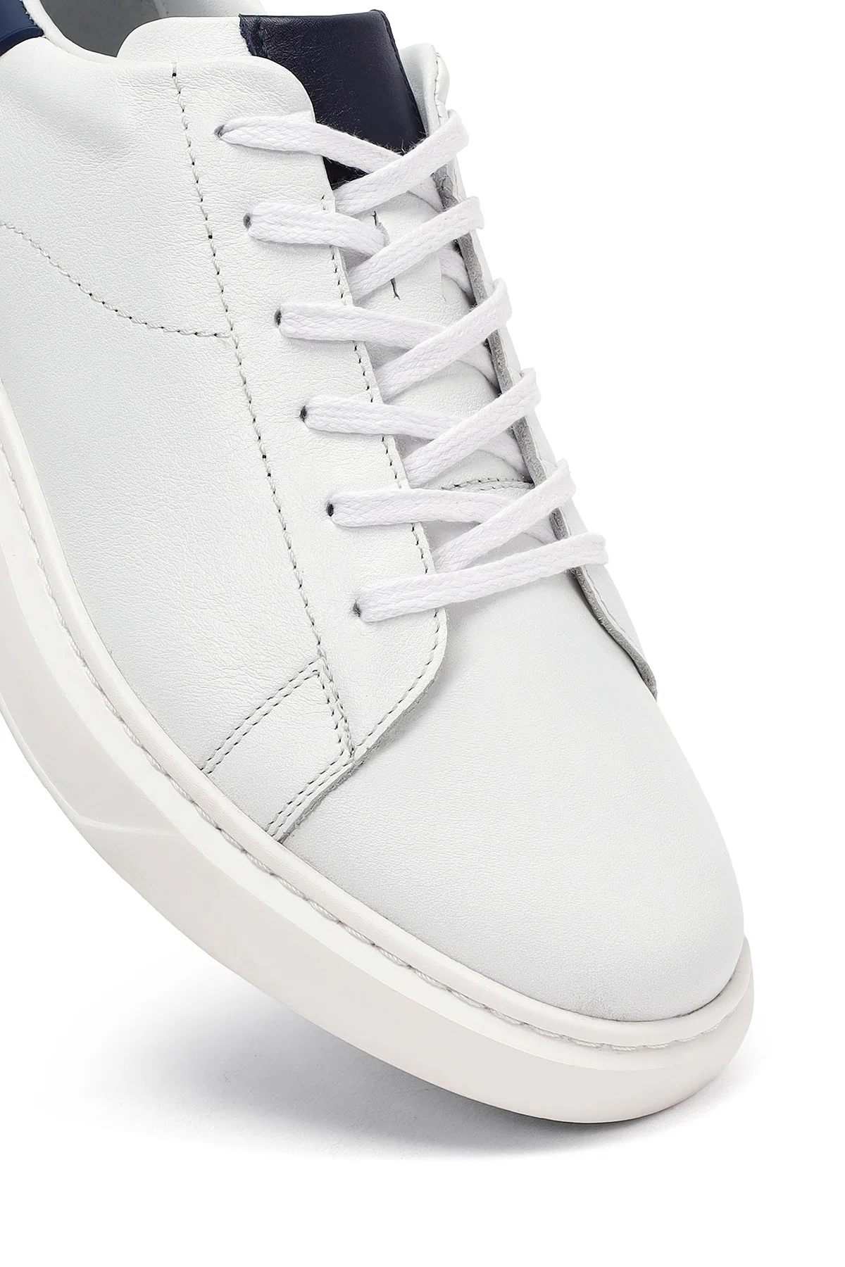 Erkek Beyaz Bağcıklı Kalın Tabanlı Deri Sneaker - Image 9
