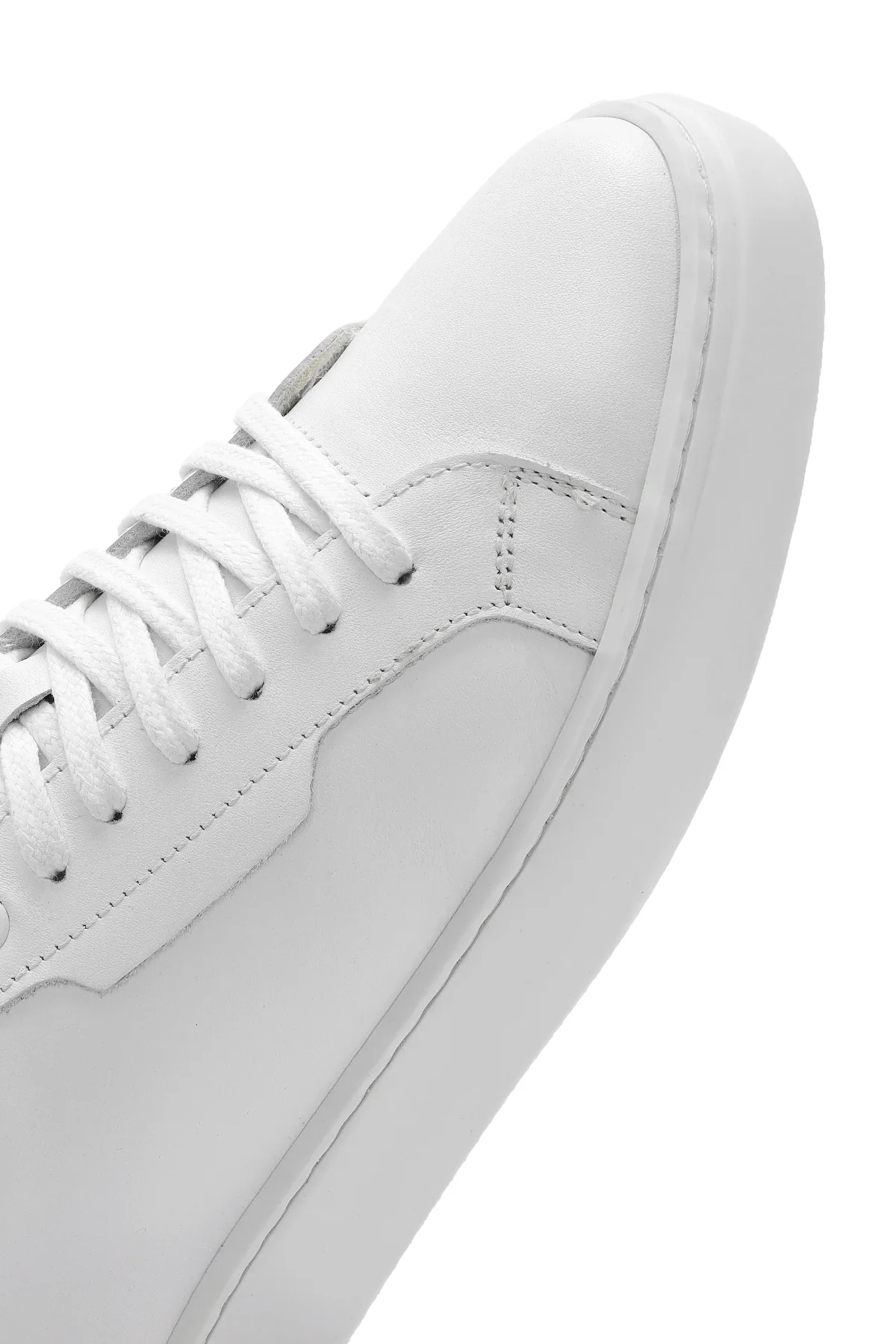 Erkek Beyaz Bağcıklı Kalın Tabanlı Deri Sneaker - Image 10