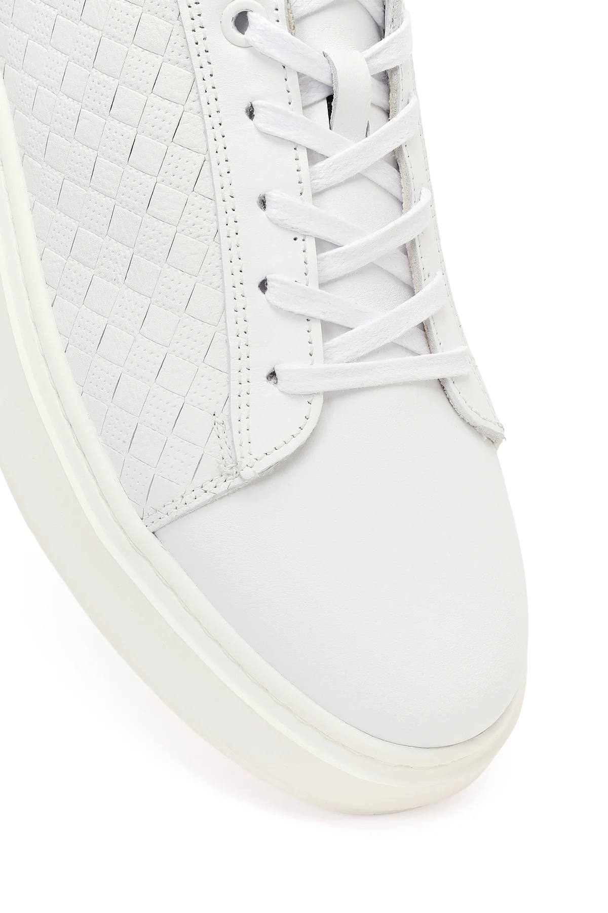 Erkek Beyaz Bağcıklı Kalın Tabanlı Deri Sneaker - Image 9