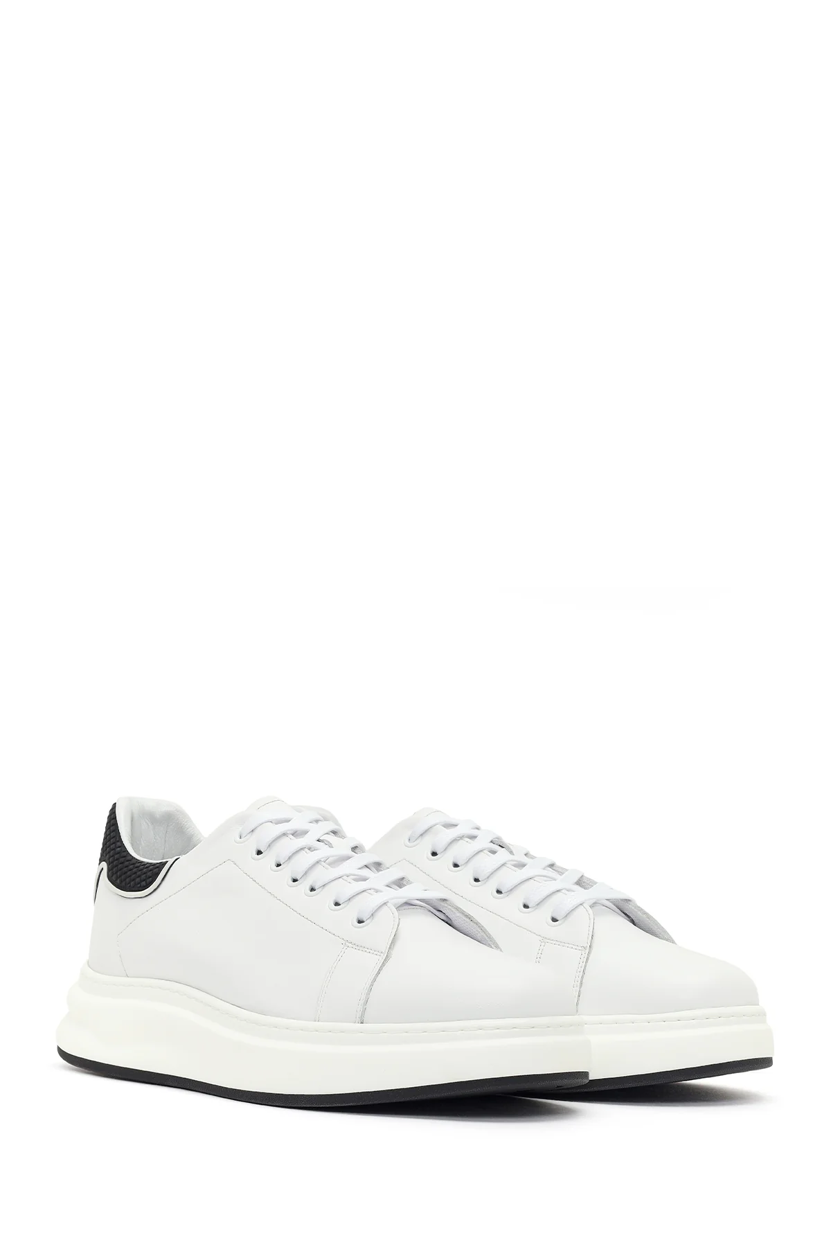 Erkek Beyaz Bağcıklı Kalın Tabanlı Deri Sneaker - Image 2