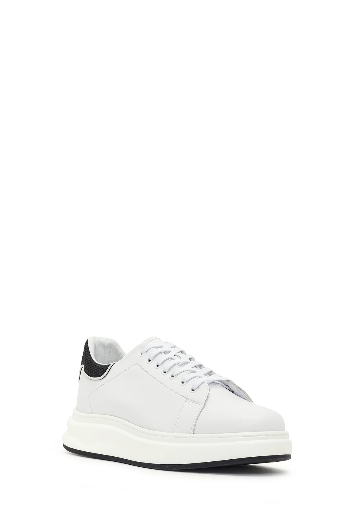 Erkek Beyaz Bağcıklı Kalın Tabanlı Deri Sneaker - Image 7