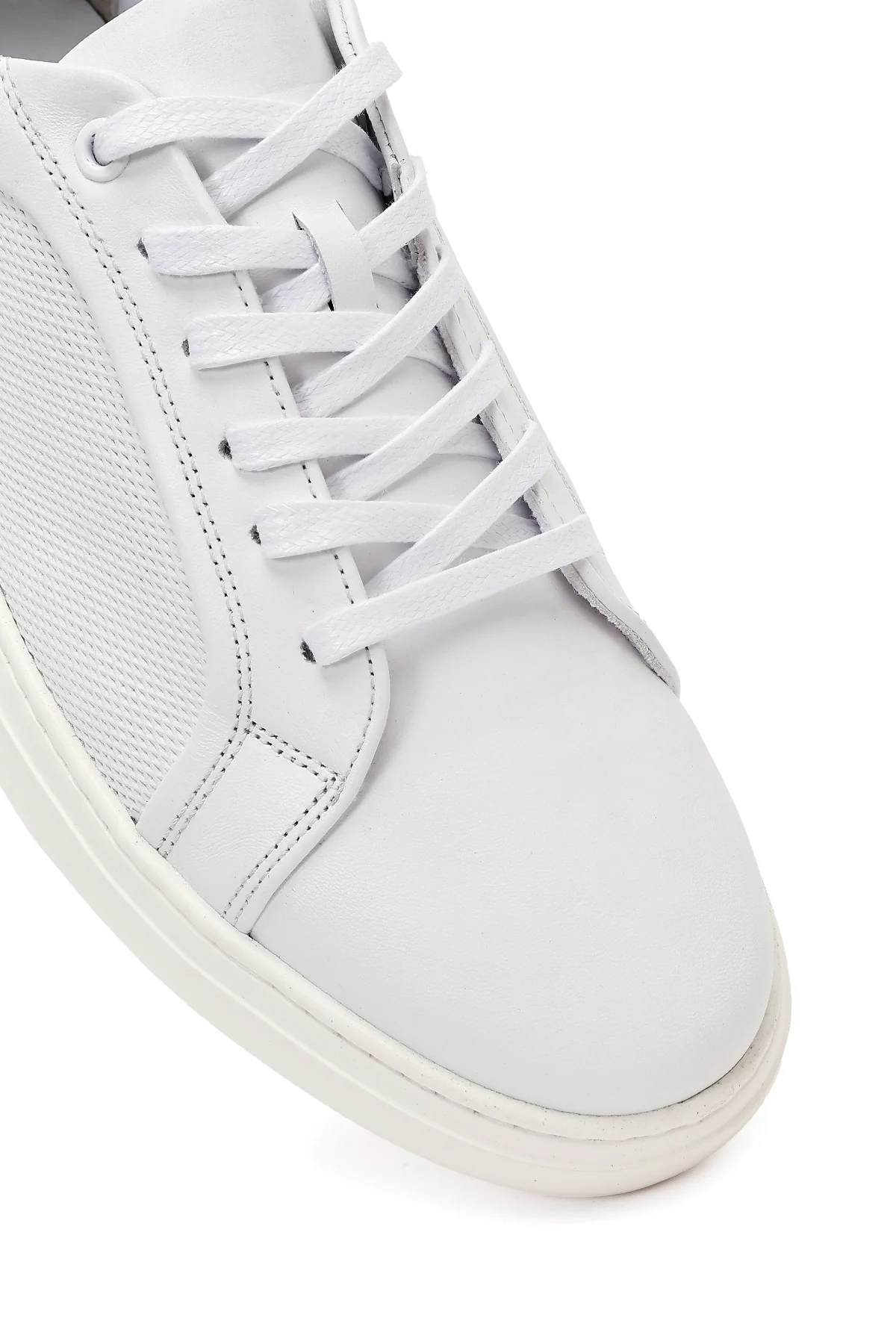 Erkek Beyaz Bağcıklı Kalın Tabanlı Deri Sneaker - Image 9