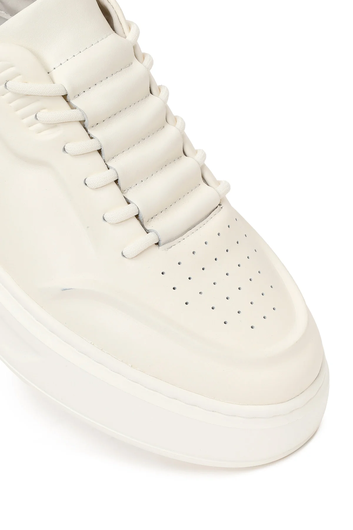 Erkek Beyaz Bağcıklı Kalın Tabanlı Deri Sneaker - Image 10