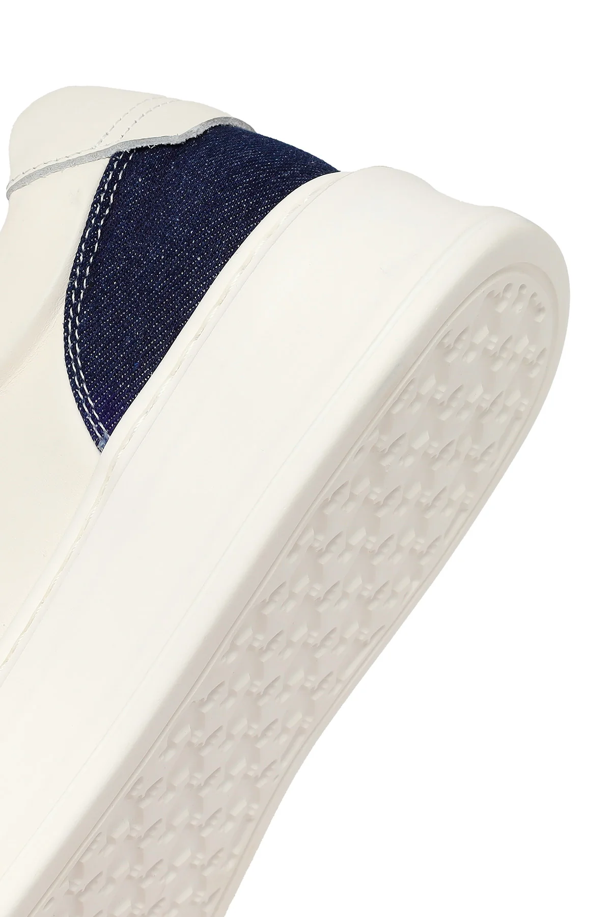 Erkek Beyaz Bağcıklı Kalın Tabanlı Deri Sneaker - Image 9