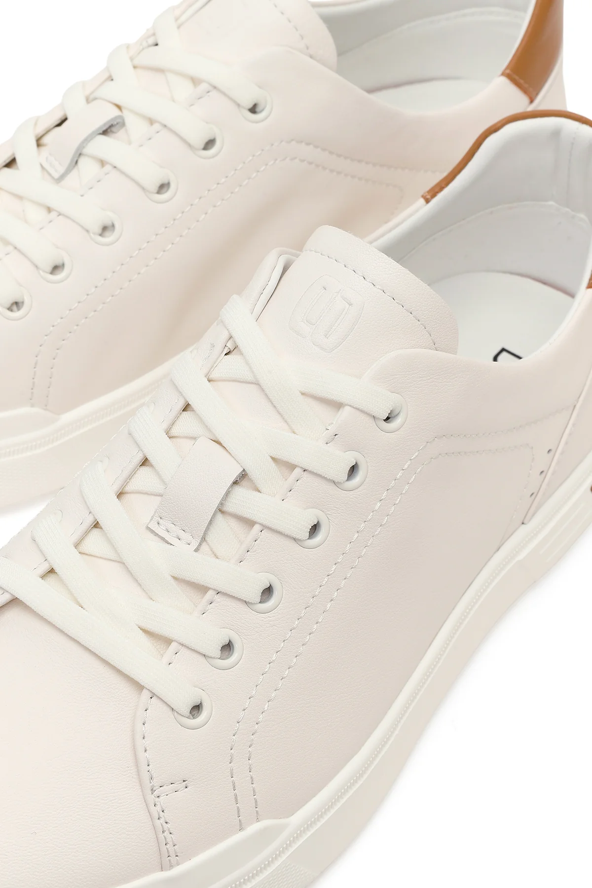 Erkek Beyaz Bağcıklı Kalın Tabanlı Deri Sneaker - Image 10