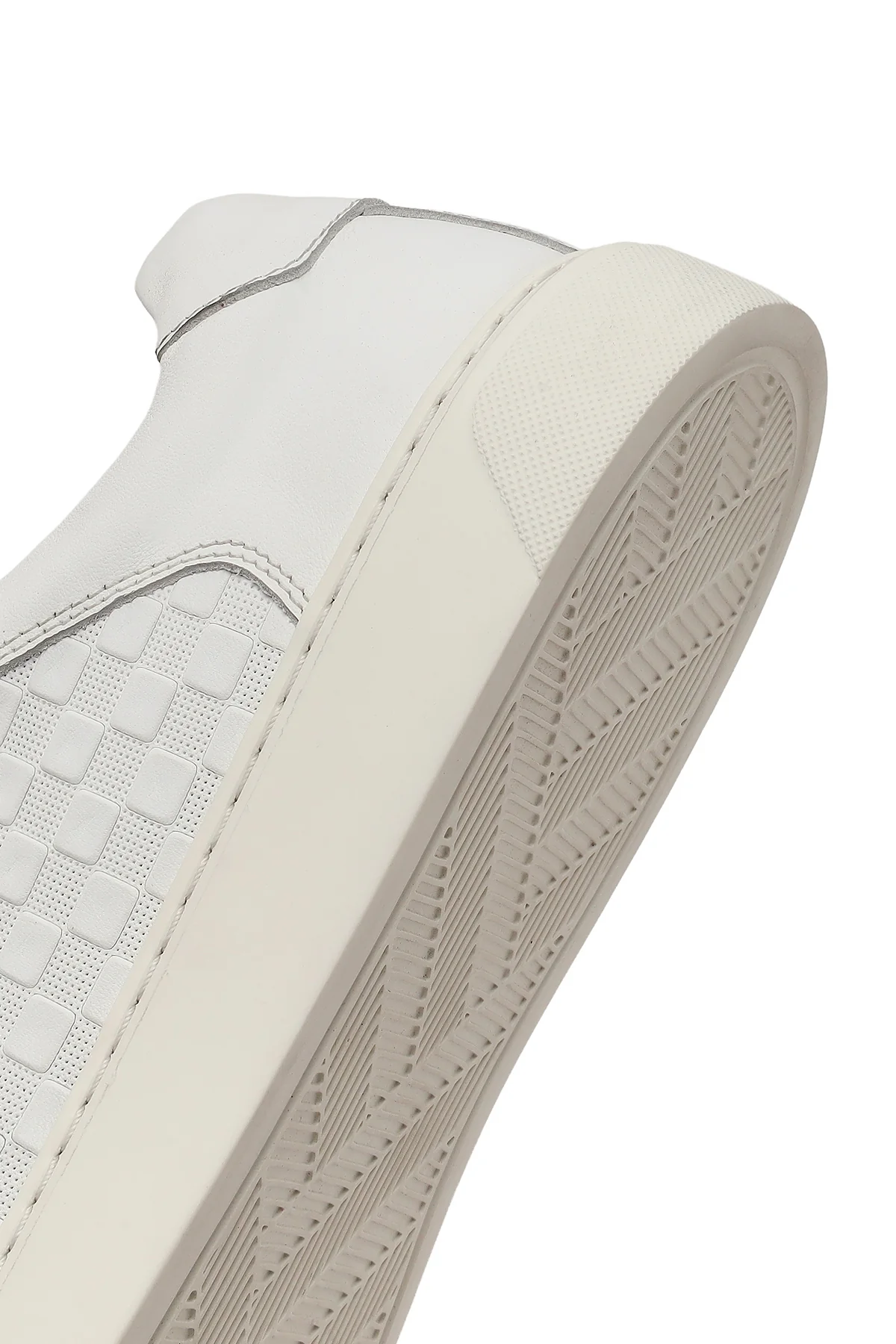 Erkek Beyaz Bağcıklı Kalın Tabanlı Desenli Deri Sneaker - Image 8
