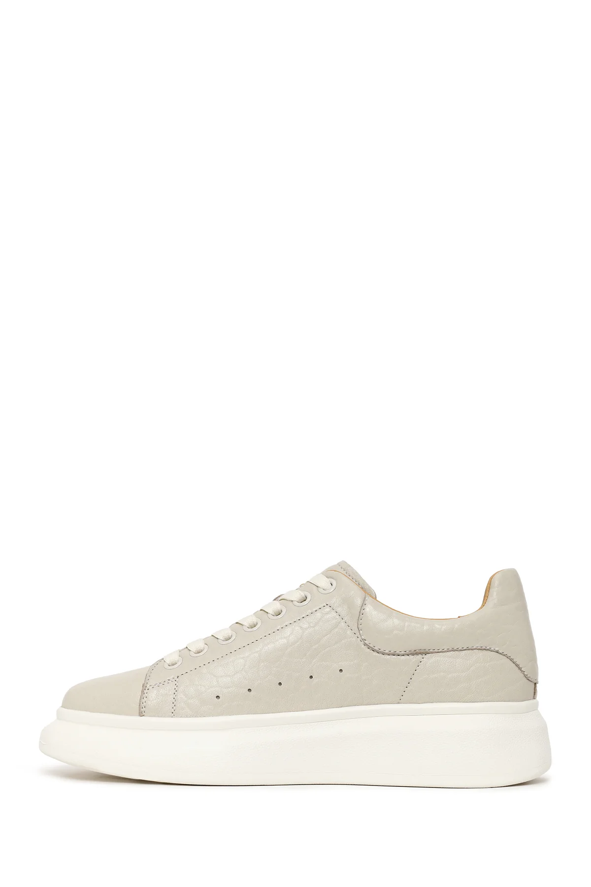Erkek Beyaz Bağcıklı Kalın Tabanlı Desenli Deri Sneaker - Image 4
