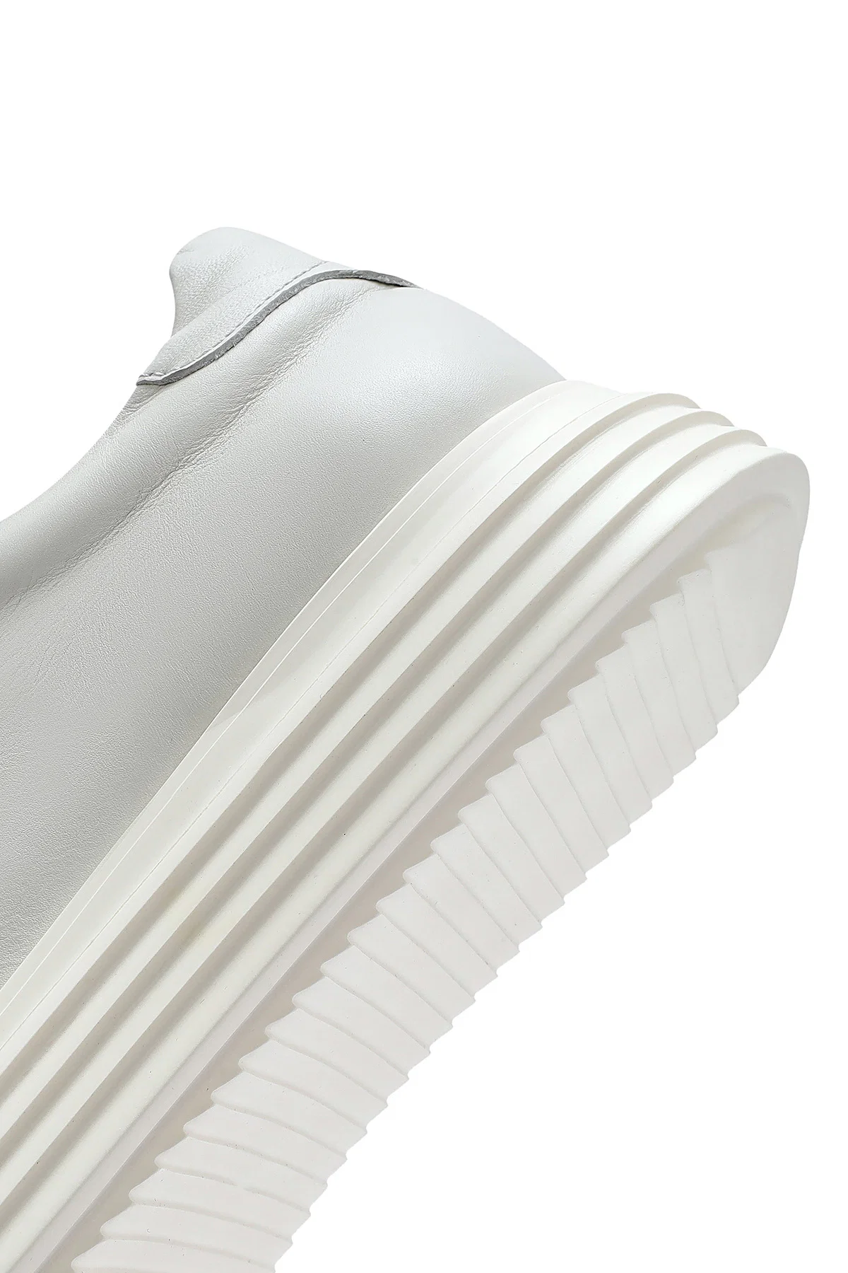 Erkek Beyaz Kalın Tabanlı Bağcıklı Deri Sneaker - Image 8