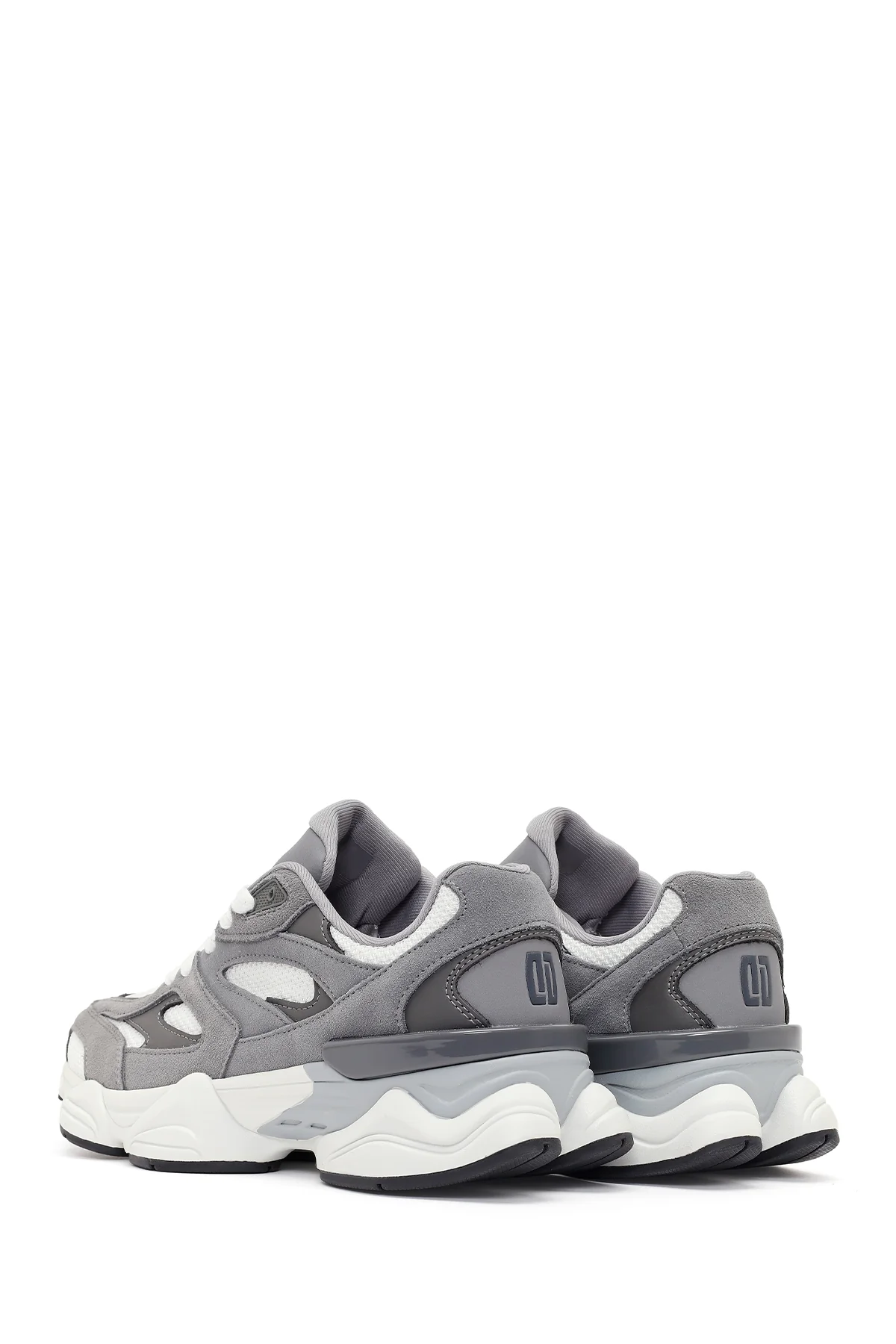 Erkek Gri Bağcıklı Kalın Tabanlı Deri Sneaker - Image 6