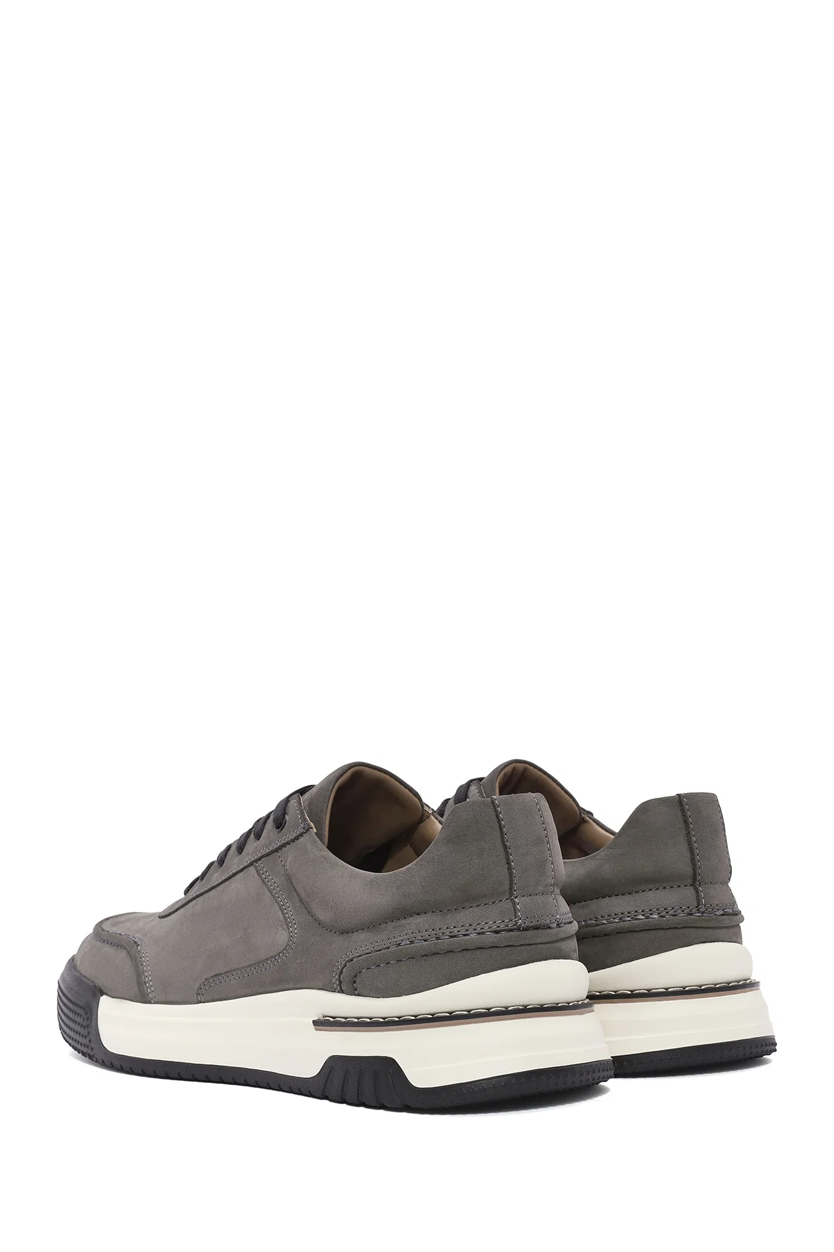 Erkek Gri Bağcıklı Kalın Tabanlı Nubuk Deri Sneaker - Image 5