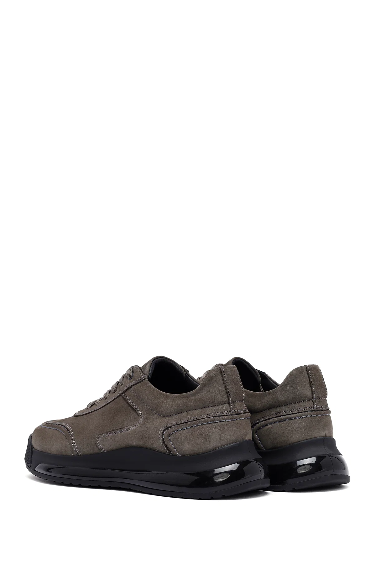 Erkek Gri Bağcıklı Kalın Tabanlı Nubuk Deri Sneaker - Image 5