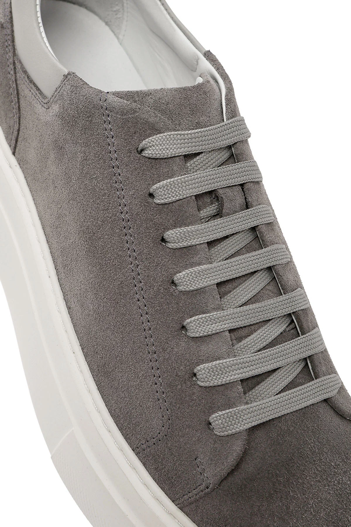 Erkek Gri Bağcıklı Kalın Tabanlı Süet Deri Sneaker - Image 9