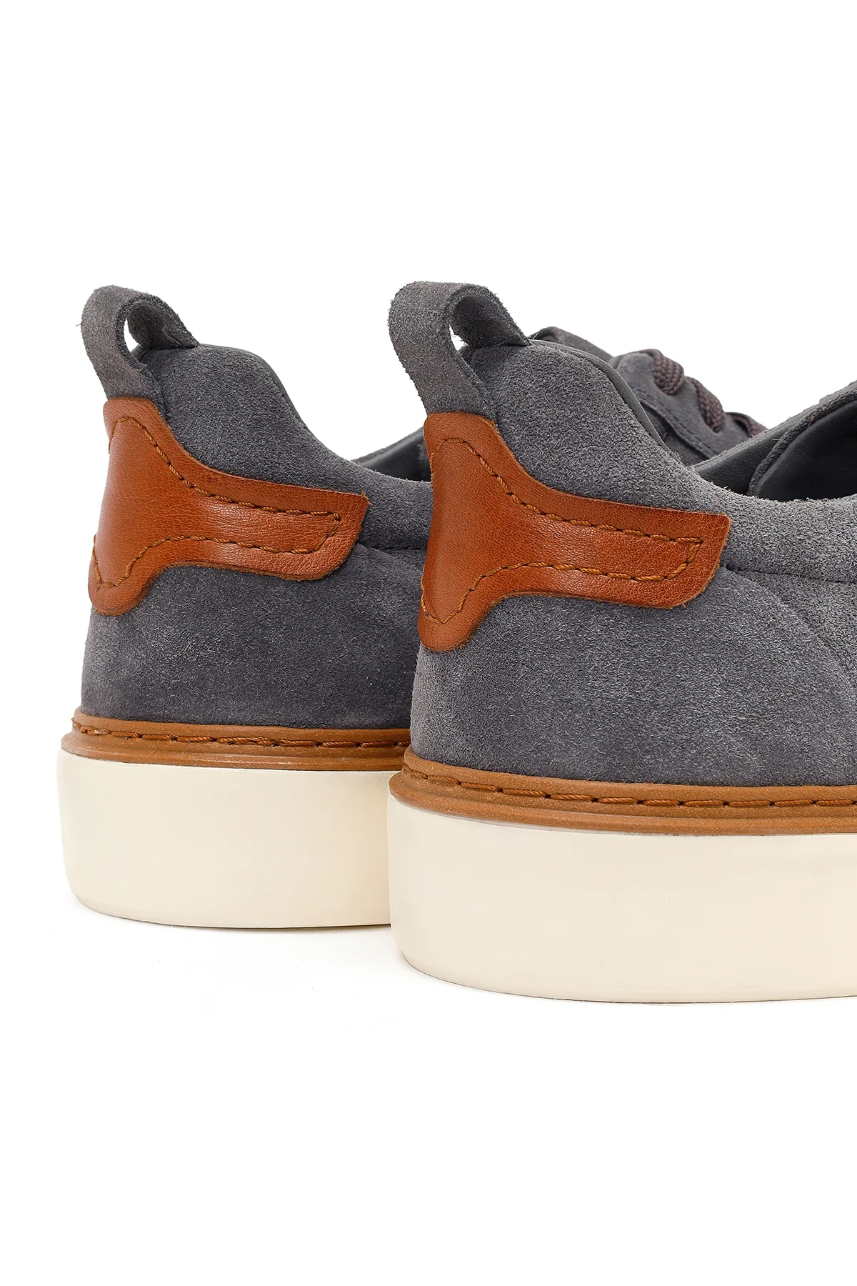 Erkek Gri Bağcıklı Kalın Tabanlı Süet Deri Sneaker - Image 10