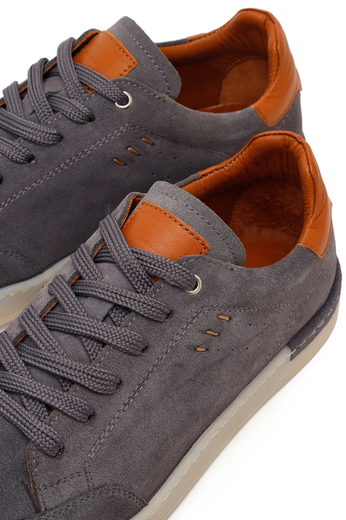 Erkek Gri Bağcıklı Süet Deri Sneaker - Image 10
