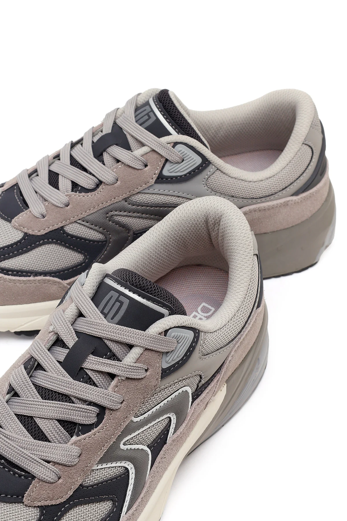 Erkek Gri Kalın Tabanlı Bağcıklı Deri Sneaker - Image 11