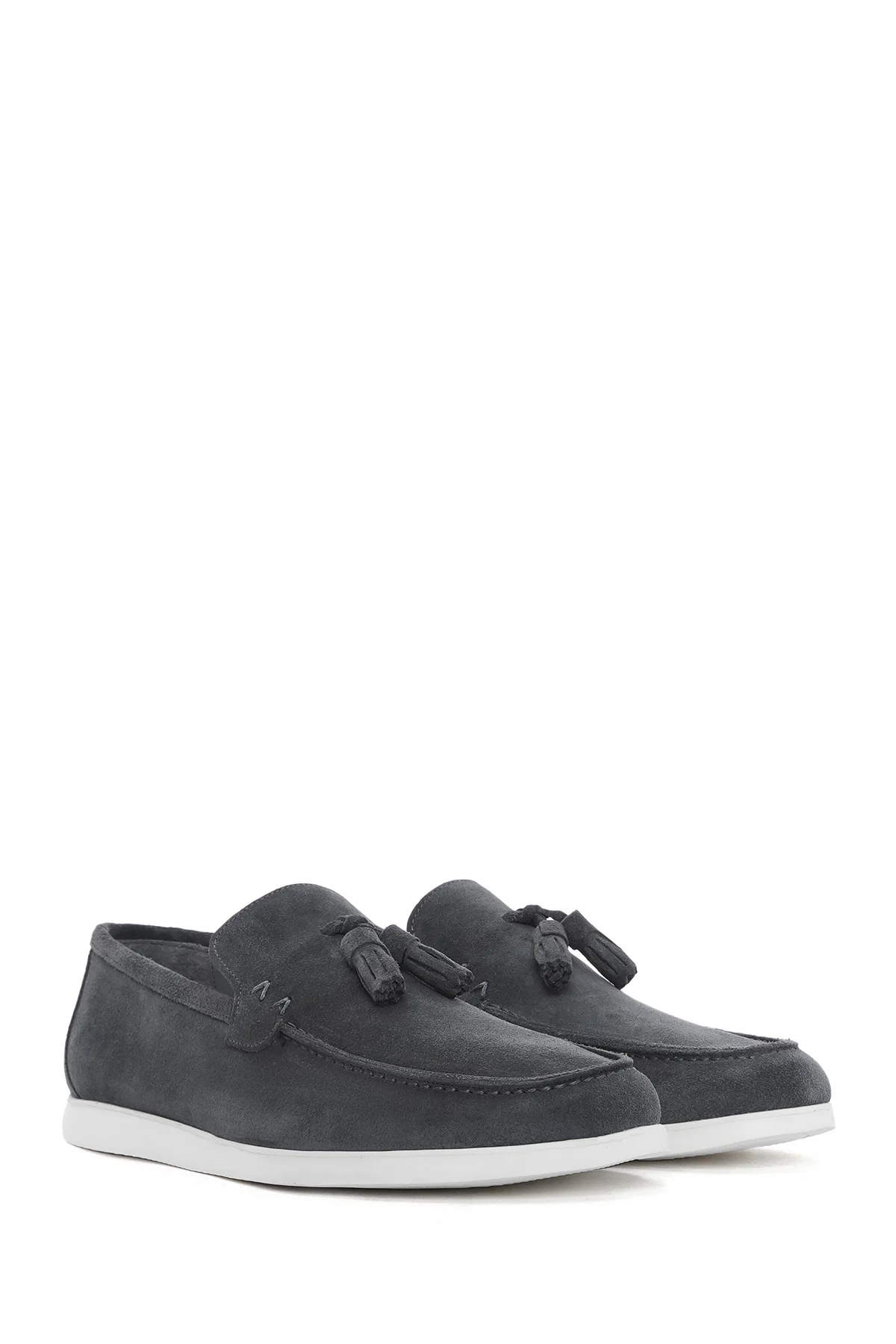 Erkek Gri Püsküllü Süet Deri Casual Loafer - Image 3