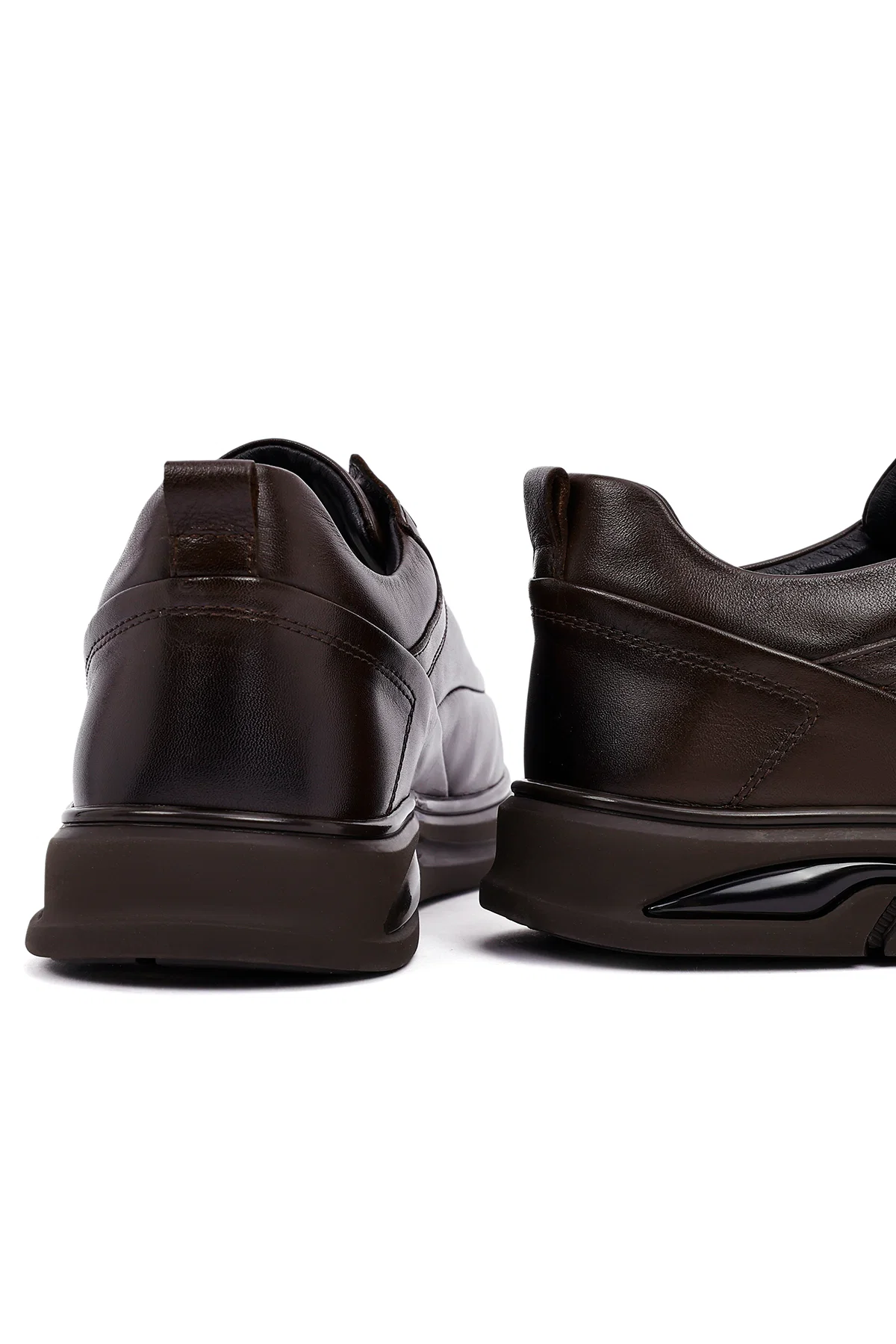 Erkek Kahverengi Bağcıklı Deri Casual Sneaker - Image 8