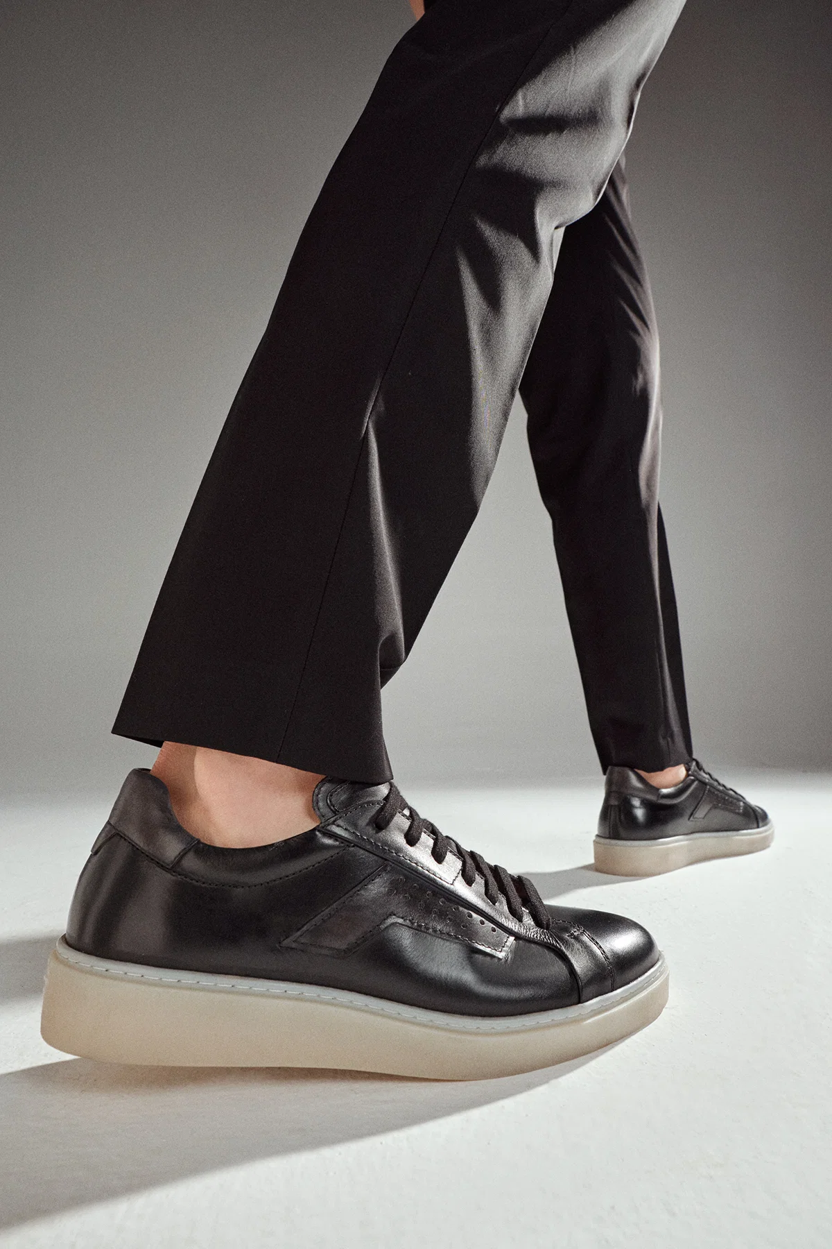 Erkek Kahverengi Bağcıklı Deri Sneaker - Image 2