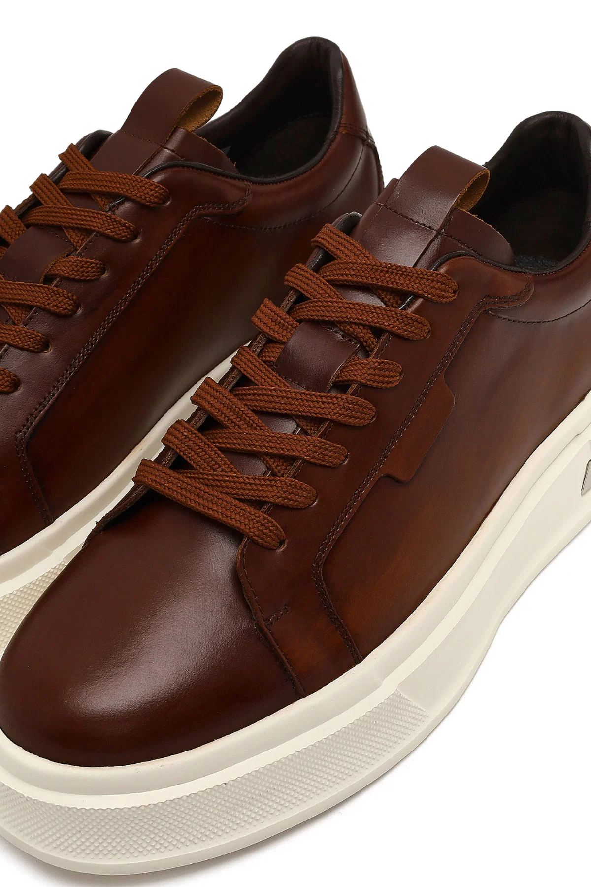 Erkek Kahverengi Bağcıklı Kalın Tabanlı Deri Sneaker - Image 10