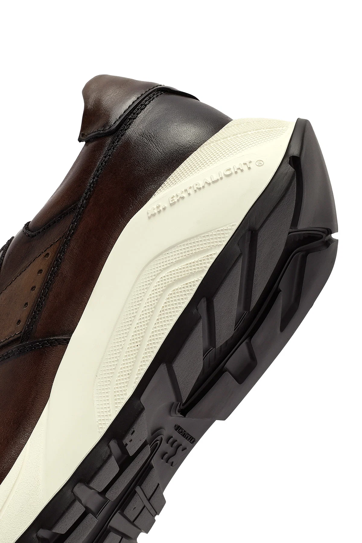 Erkek Kahverengi Kalın Tabanlı Bağcıklı Deri Sneaker - Image 9