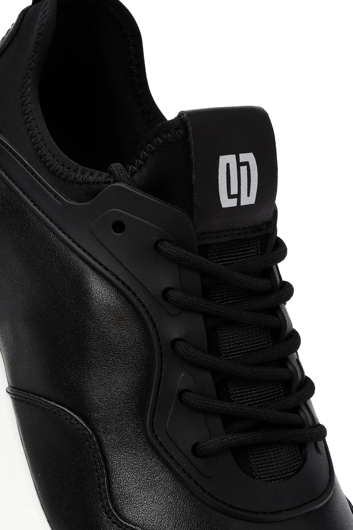 Erkek Siyah Bağcıklı Kalın Tabanlı Deri Casual Sneaker - Image 10