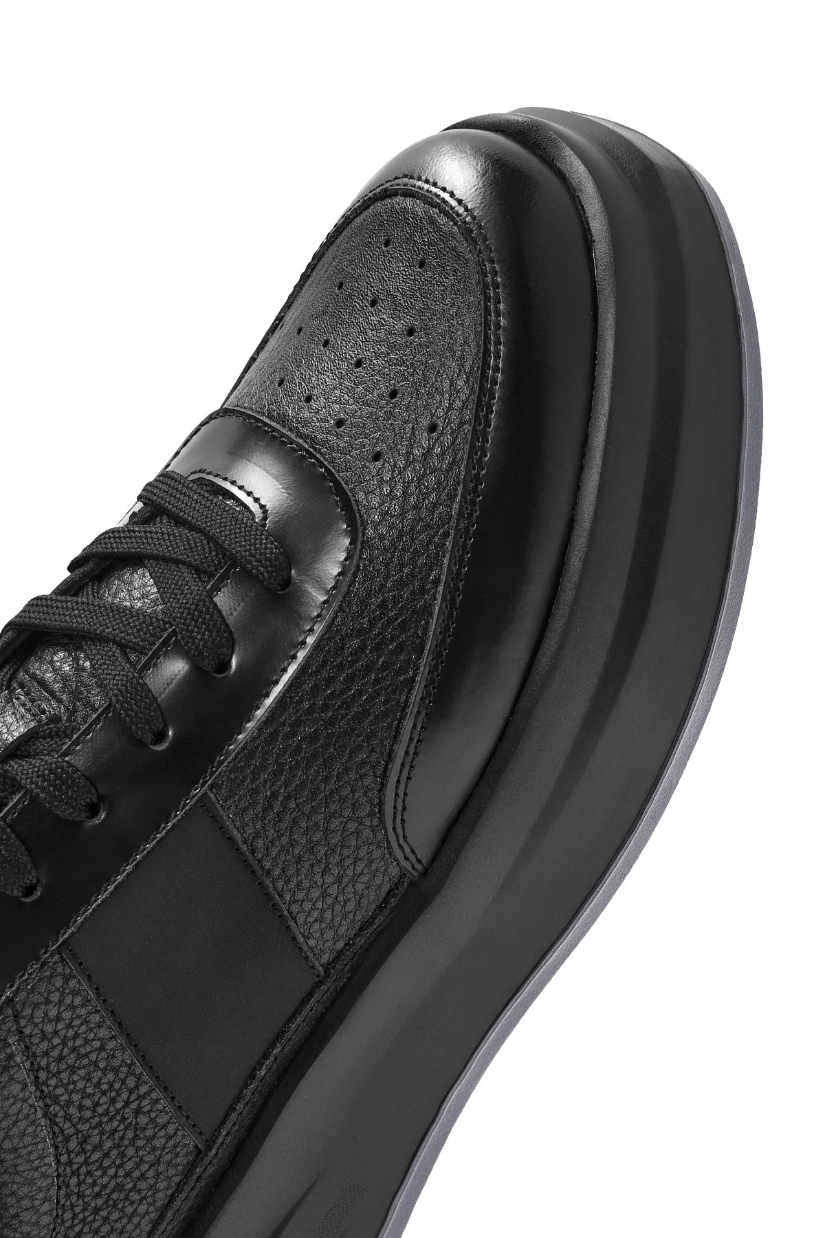 Erkek Siyah Bağcıklı Kalın Tabanlı Deri Sneaker - Image 10